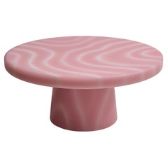 Table basse LL en résine époxy rose, Table basse contemporaine par Facture