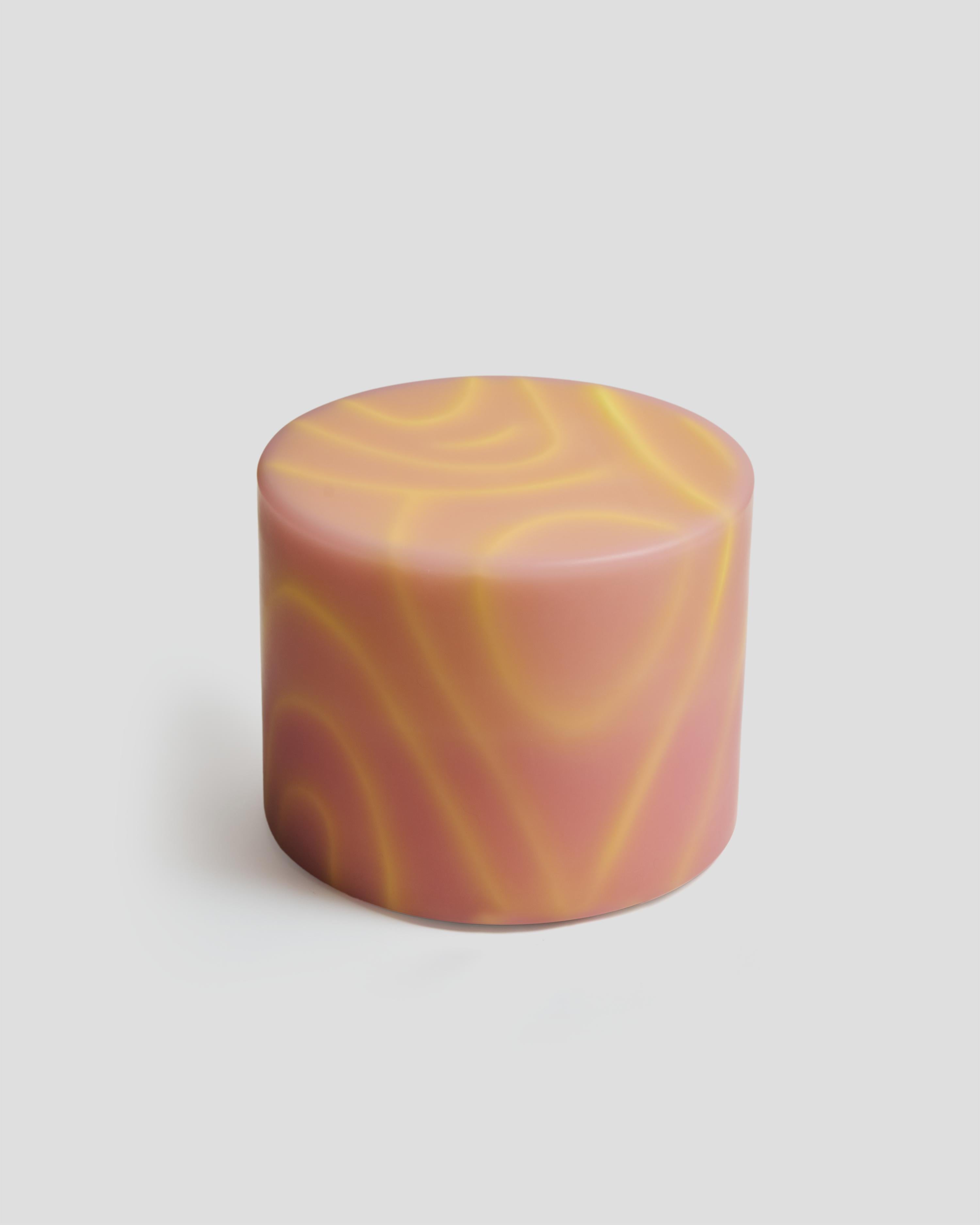 Table d'appoint / tabouret en résine LL Drum par Facture Rose & Jaune Contemporain Neuf - En vente à New York, NY