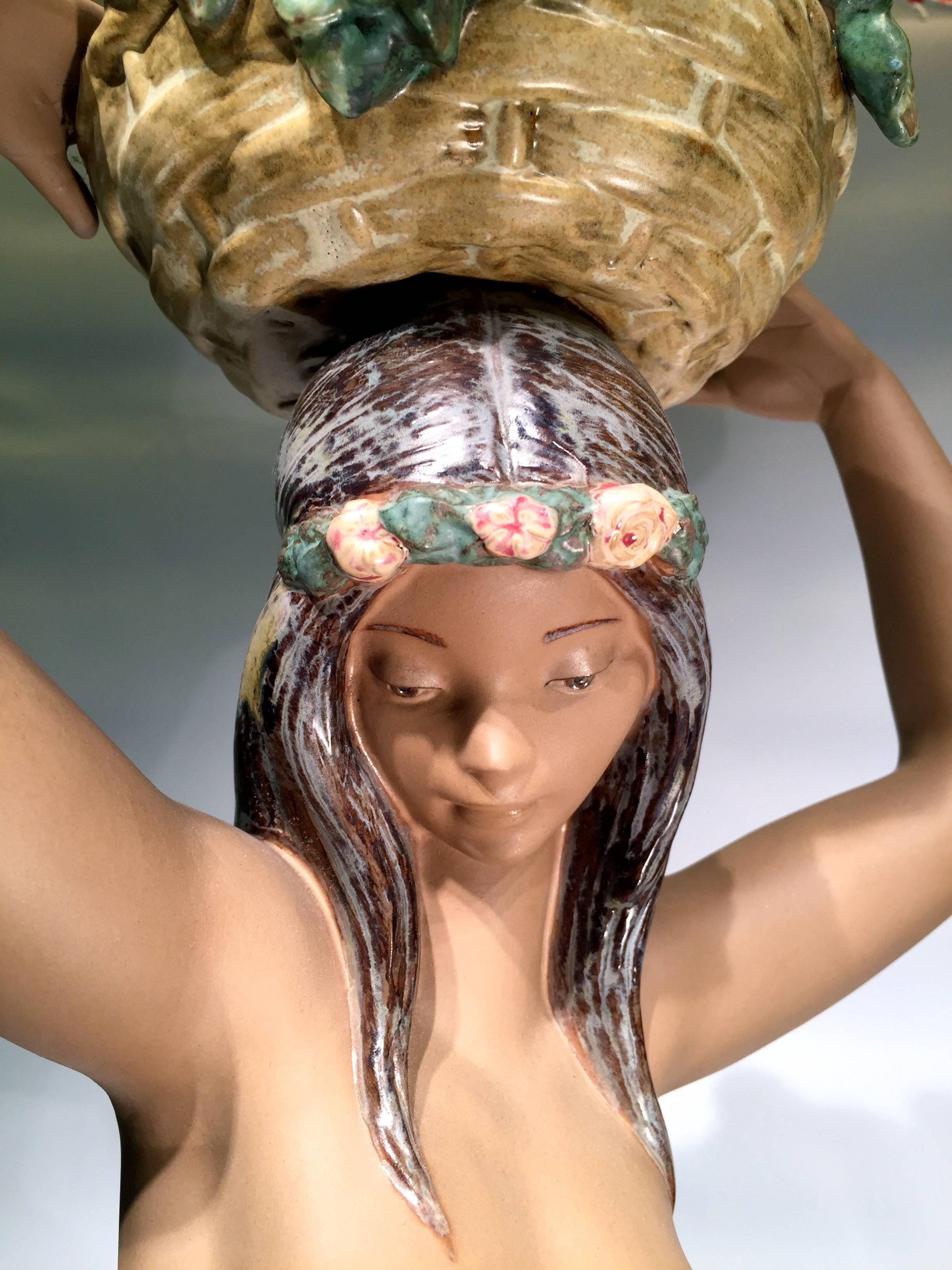 lladro hawaiian flower girl