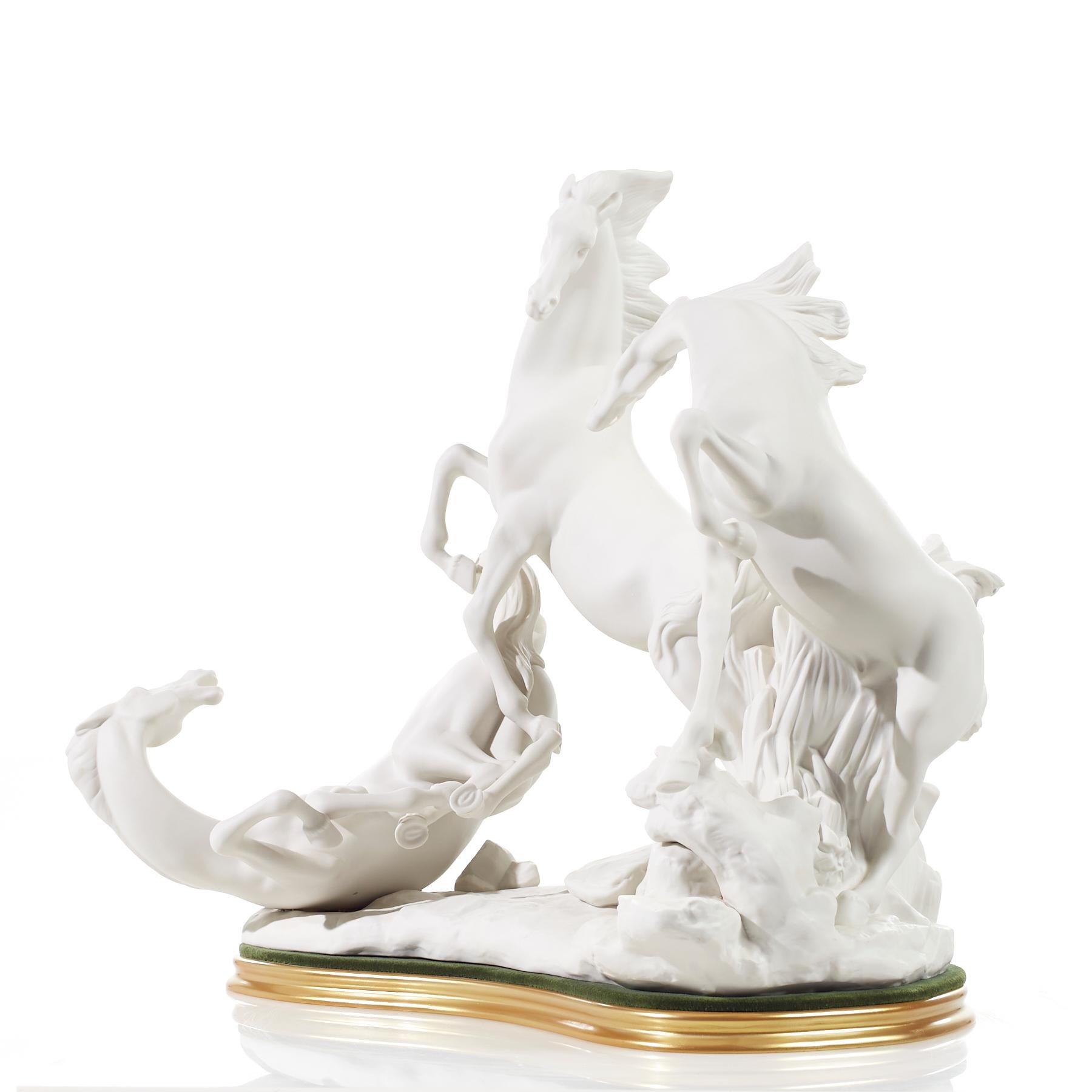 Lladro 1022 Porzellan-Skulptur spielerischer Pferde aus Porzellan (Moderne) im Angebot