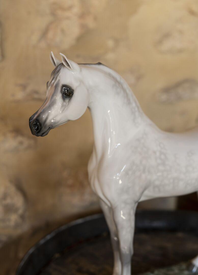 Lladró Arabisches Reinrassiges Pferd Figur von Ernest Massuet. Limitierte Auflage.  (Spanisch) im Angebot