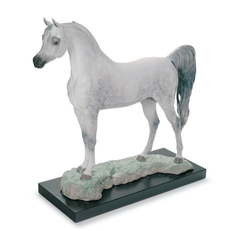 Lladró Arabisches Reinrassiges Pferd Figur von Ernest Massuet. Limitierte Auflage.  (Handgefertigt) im Angebot