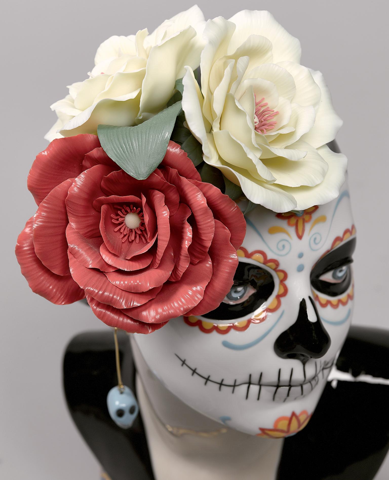 Lladró Beautiful Catrina Figurine by Raul Rubio. Limited Edition. In New Condition For Sale In New York City, NY