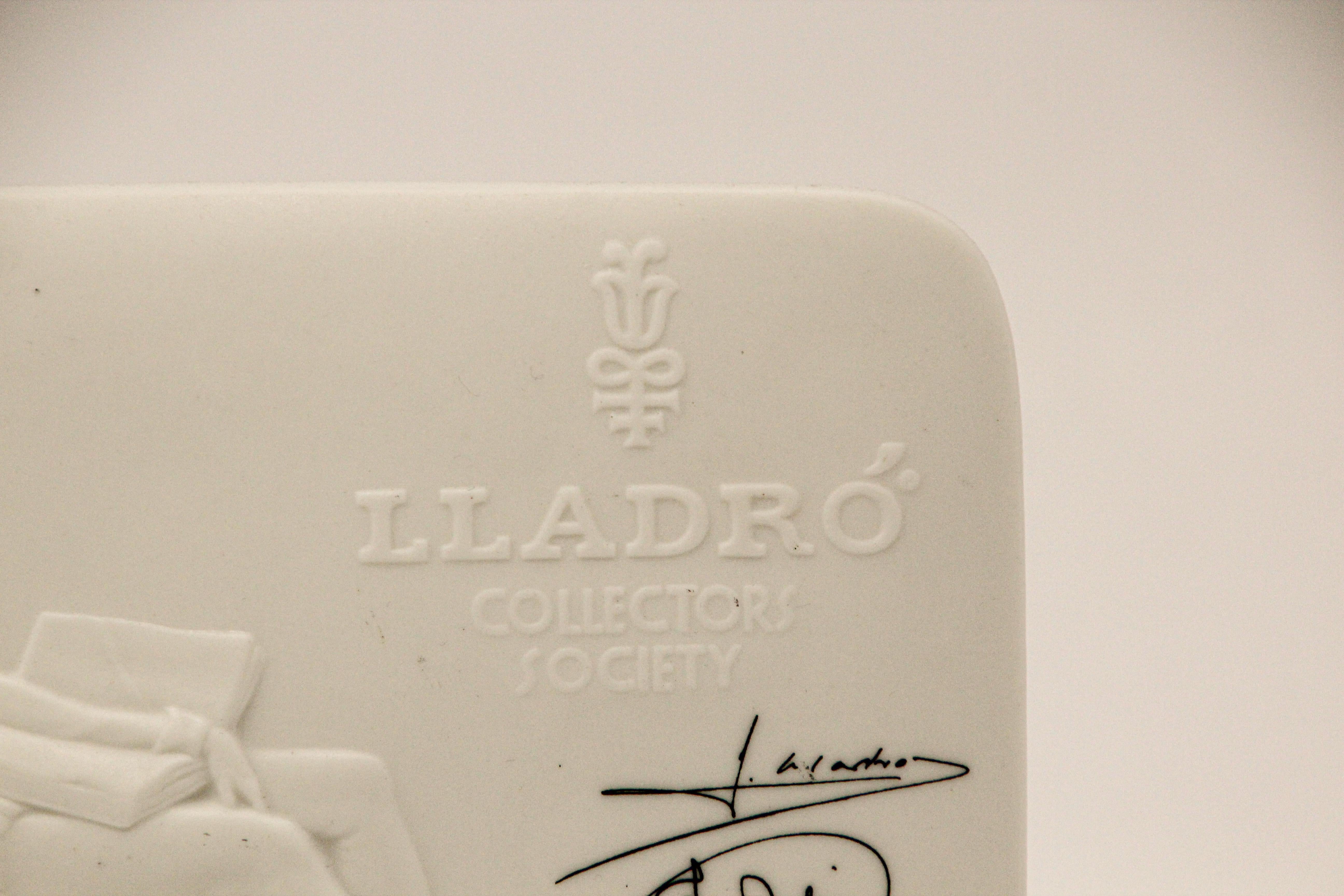 Lladro Collectors Society 1985 Don Quixote porcelain plaque with signatures.
This is a 1985 Lladro Collectors Society display sign, handmade in Spain. It contains the signatures of the three Lladro brothers Juan, Jose and Vicente, alongside the