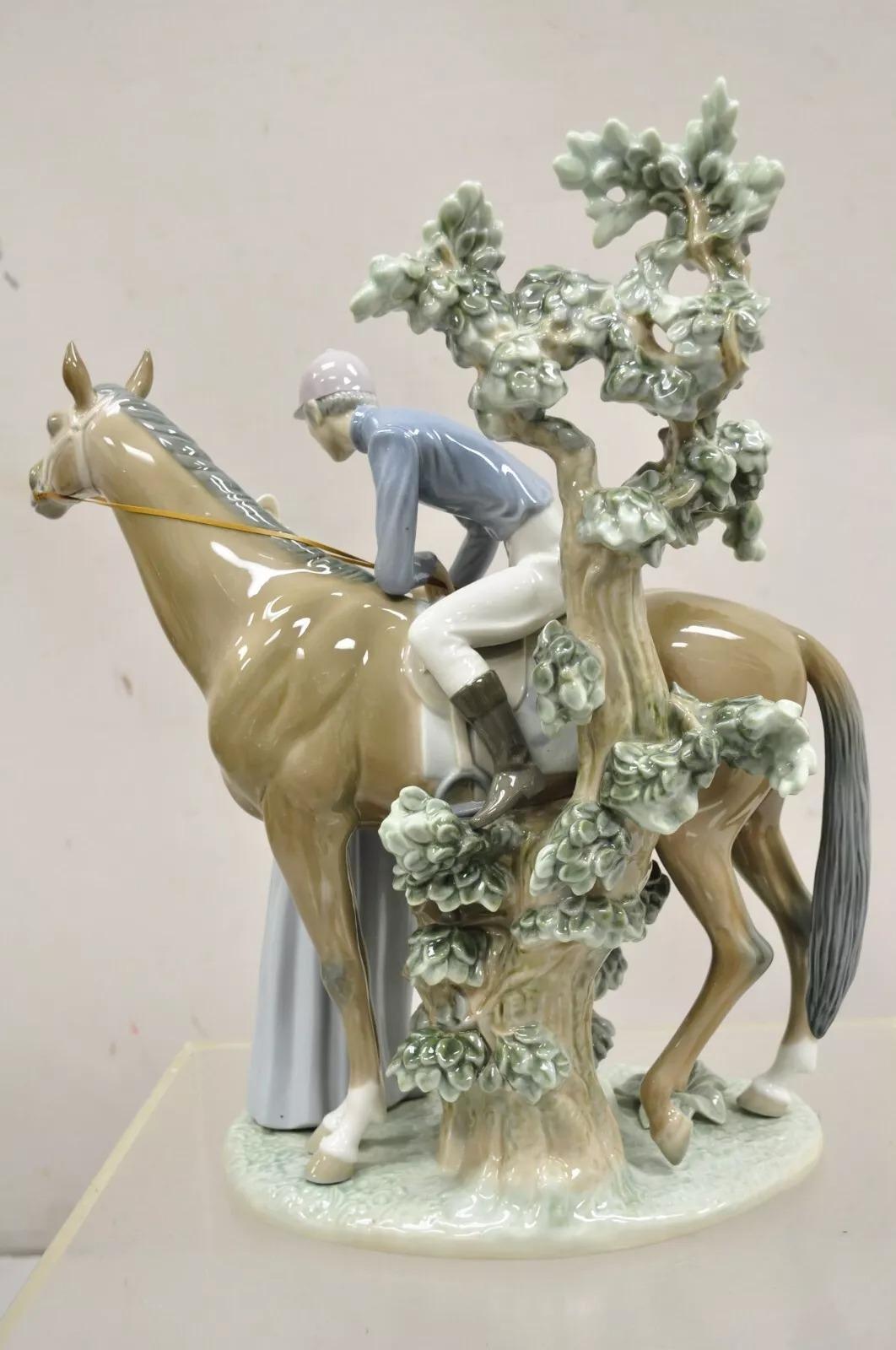 Lladro Figurilla Jockey con Lass #5036 Caballo de carreras Día del Derby Dama c/Parasol 1979 en venta 3