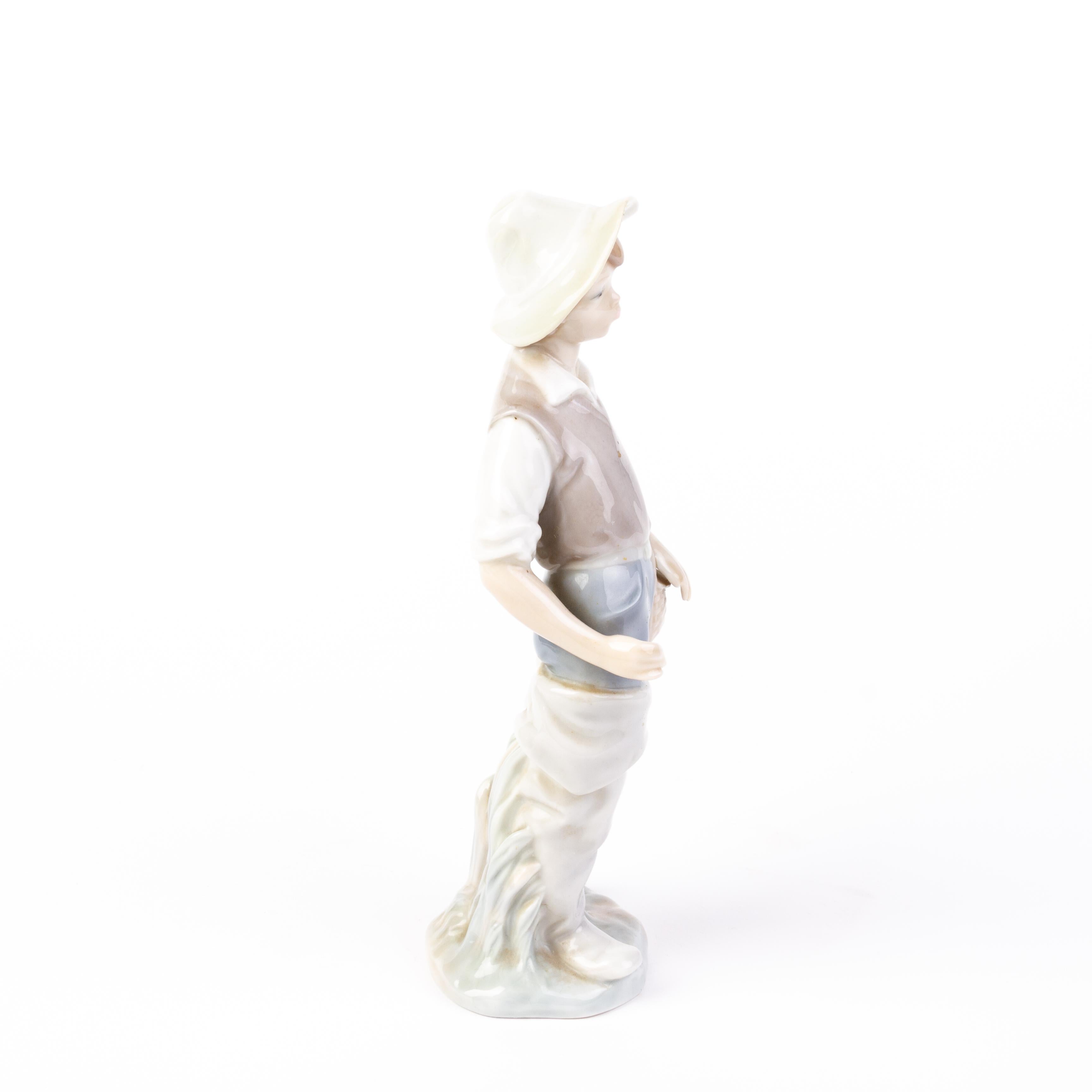 In good condition
From a private collection
Free international shipping
Lladro Fine Porcelain Figure 