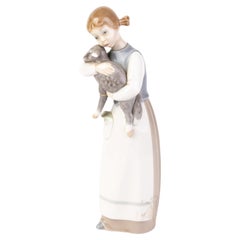 Lladro Fine Porcelain Girl with Lamb Figure 1010