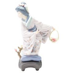 Lladro Fine Porcelain "Michiko" Geisha with Flower Basket #1447 Figurine
