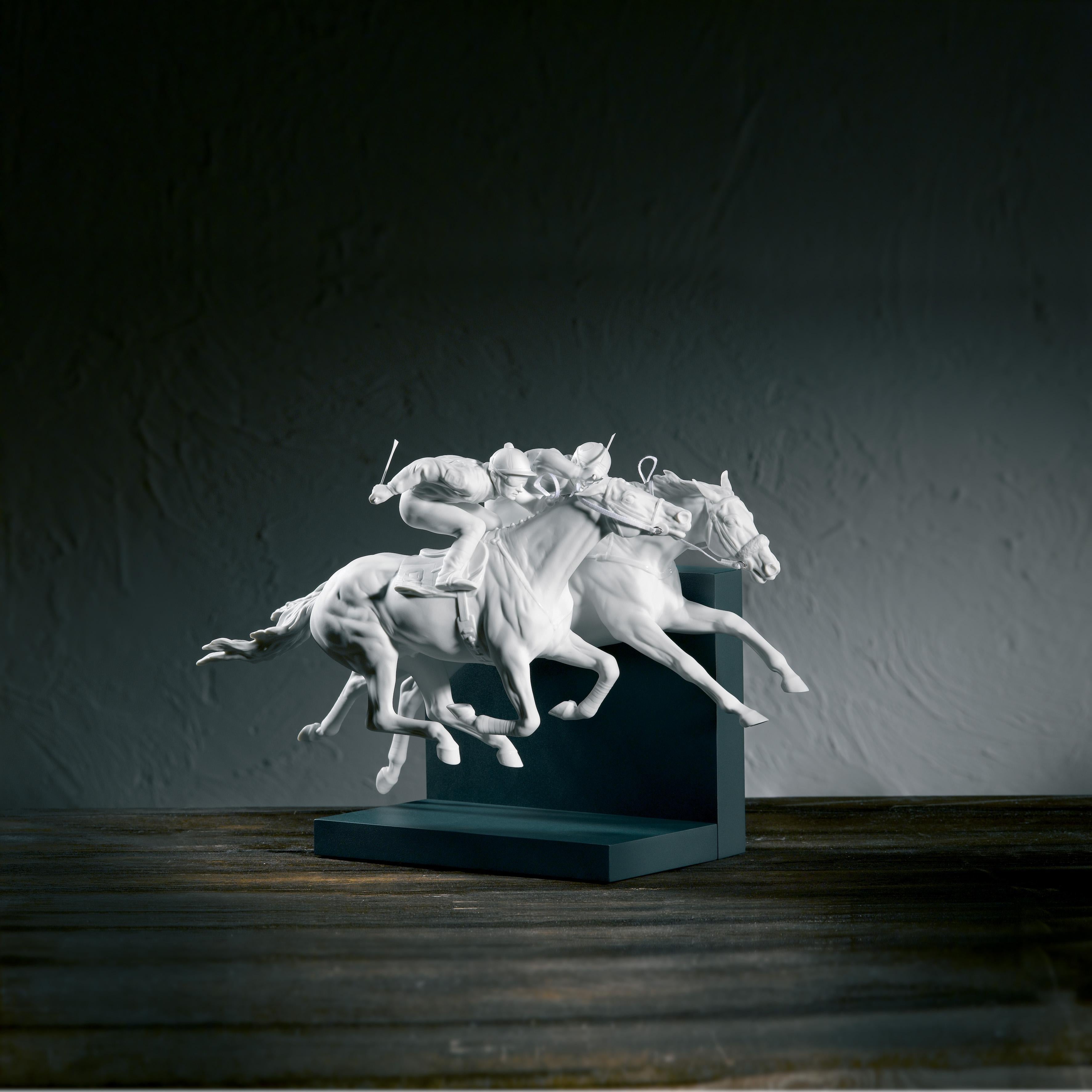 Modern Lladró Horse Race Figurine in White by Ernest Massuet. Limited Edition. For Sale