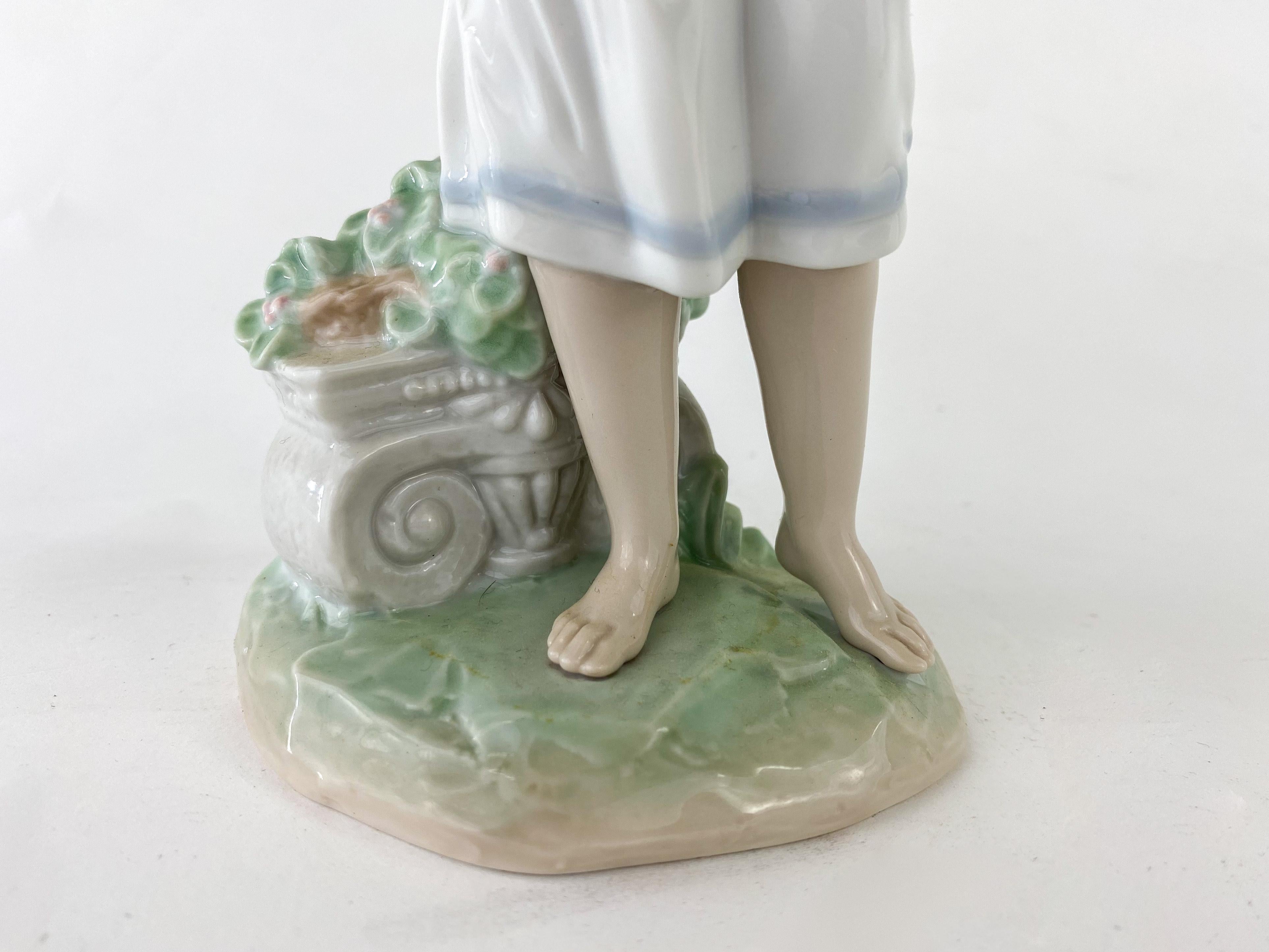 Lladro Limited Edition of Lady in Love and Flowers for Goddess Woman, Retired For Sale 4