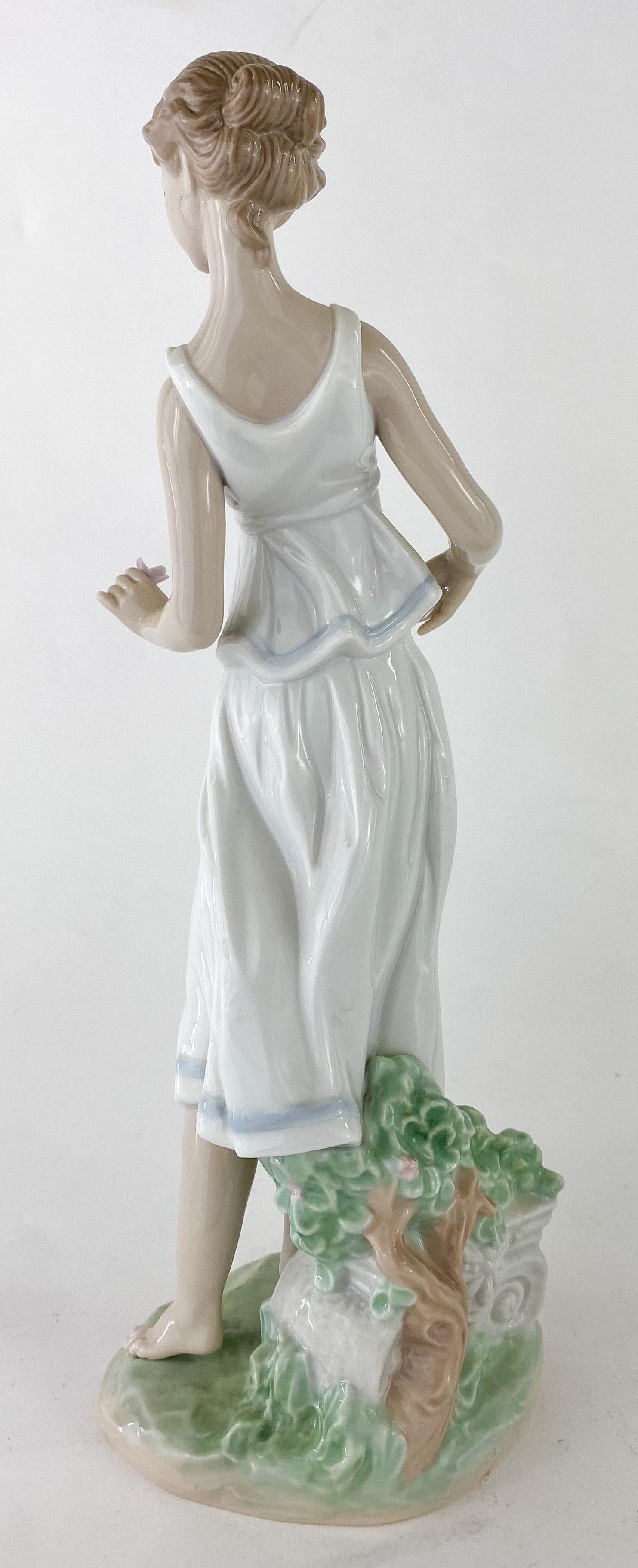 Lladro Limited Edition of Lady in Love and Flowers for Goddess Woman, Retired For Sale 6