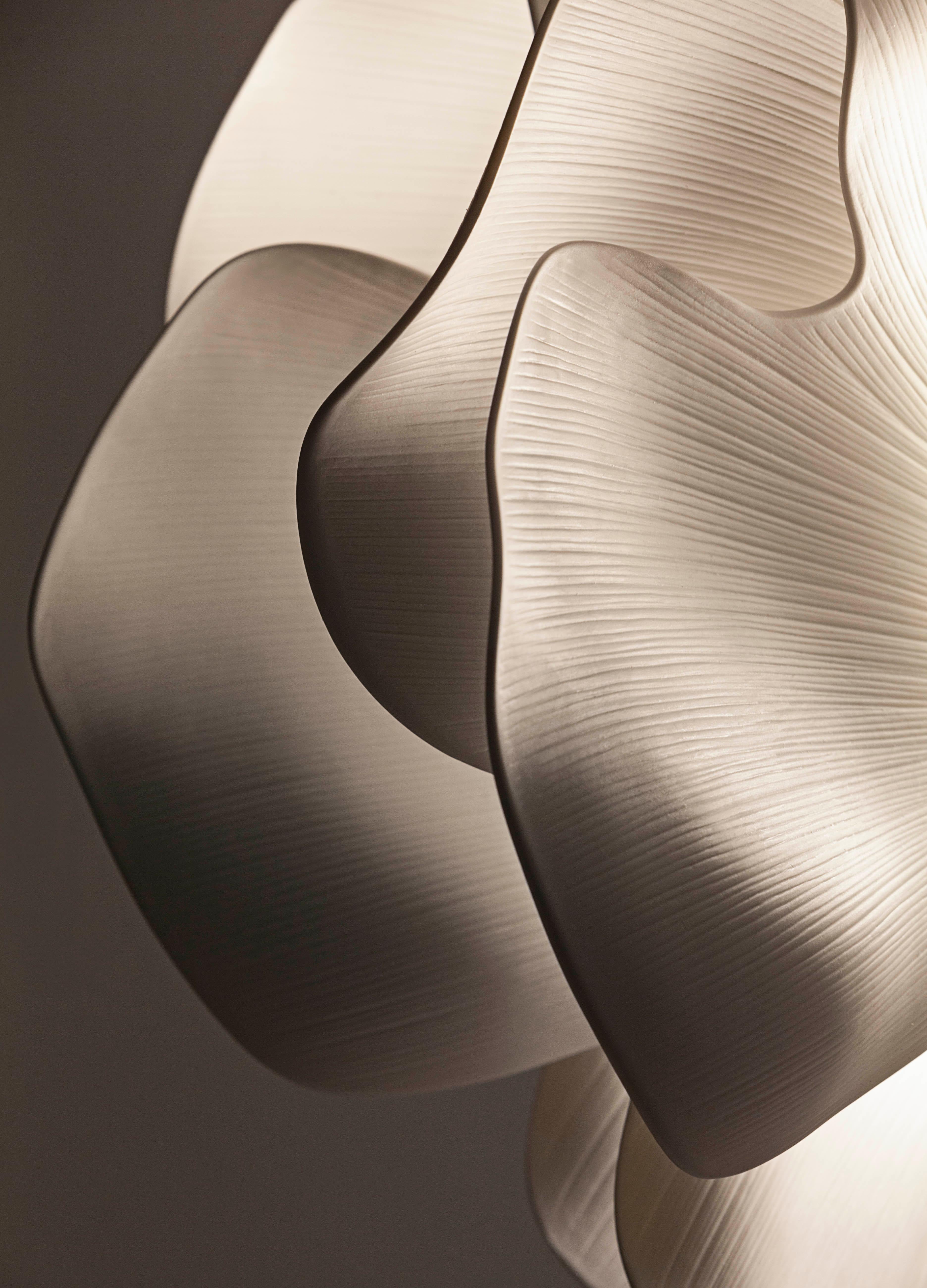Fatto a mano Lampada a sospensione Lladró Nightbloom in bianco di Marcel Wanders in vendita
