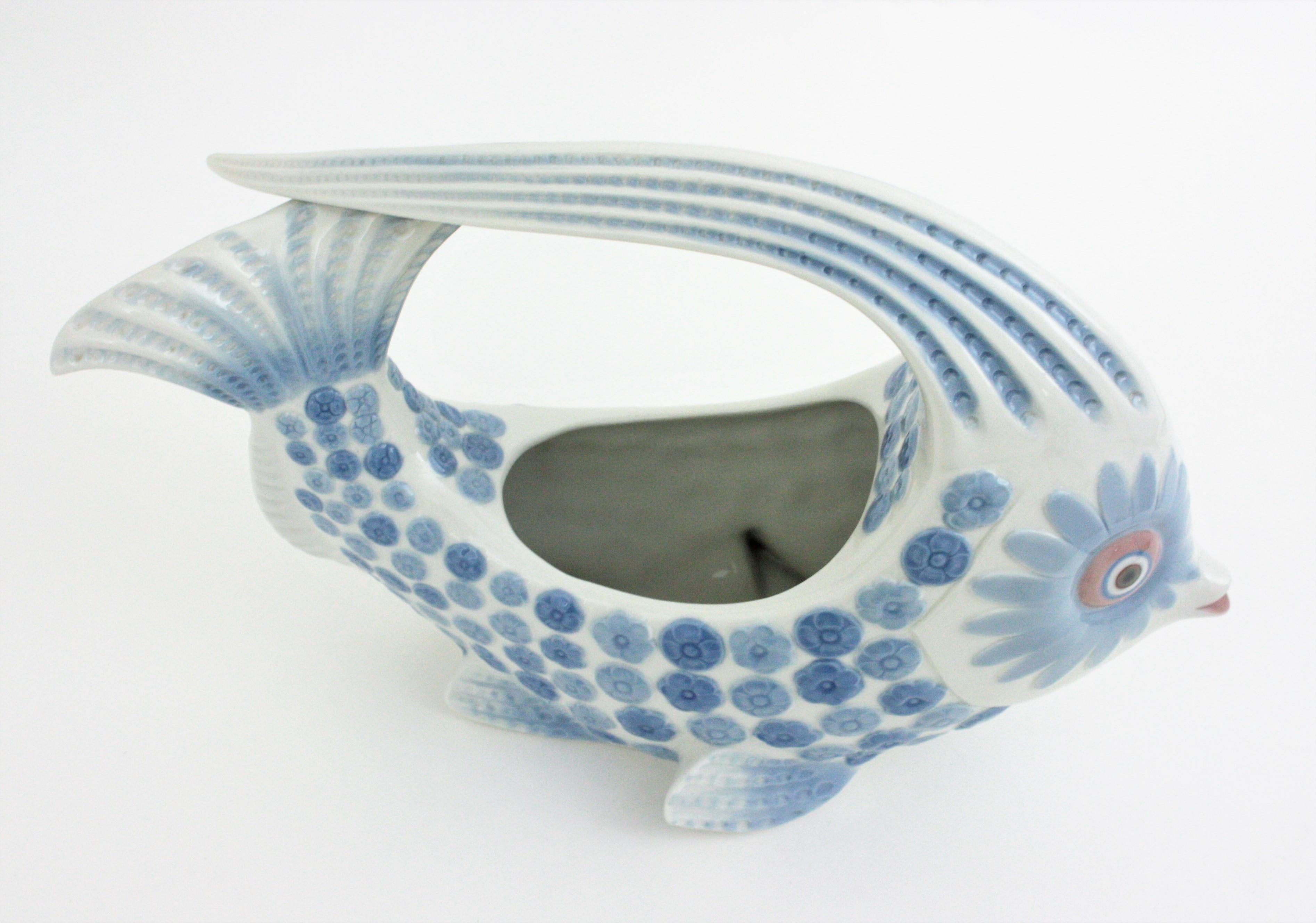 Lladró Porcelain Blue White Fish Centerpiece Vase Planter, Spain, 1970s For Sale 7