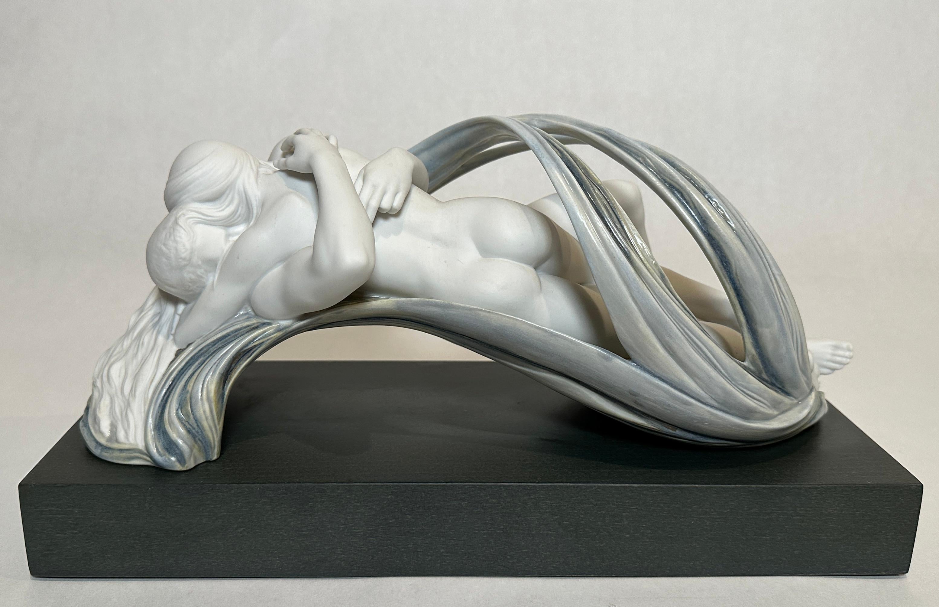 Moderne Figurine de deux personnes en porcelaine de Lladro « Amor et Desirerium » en vente
