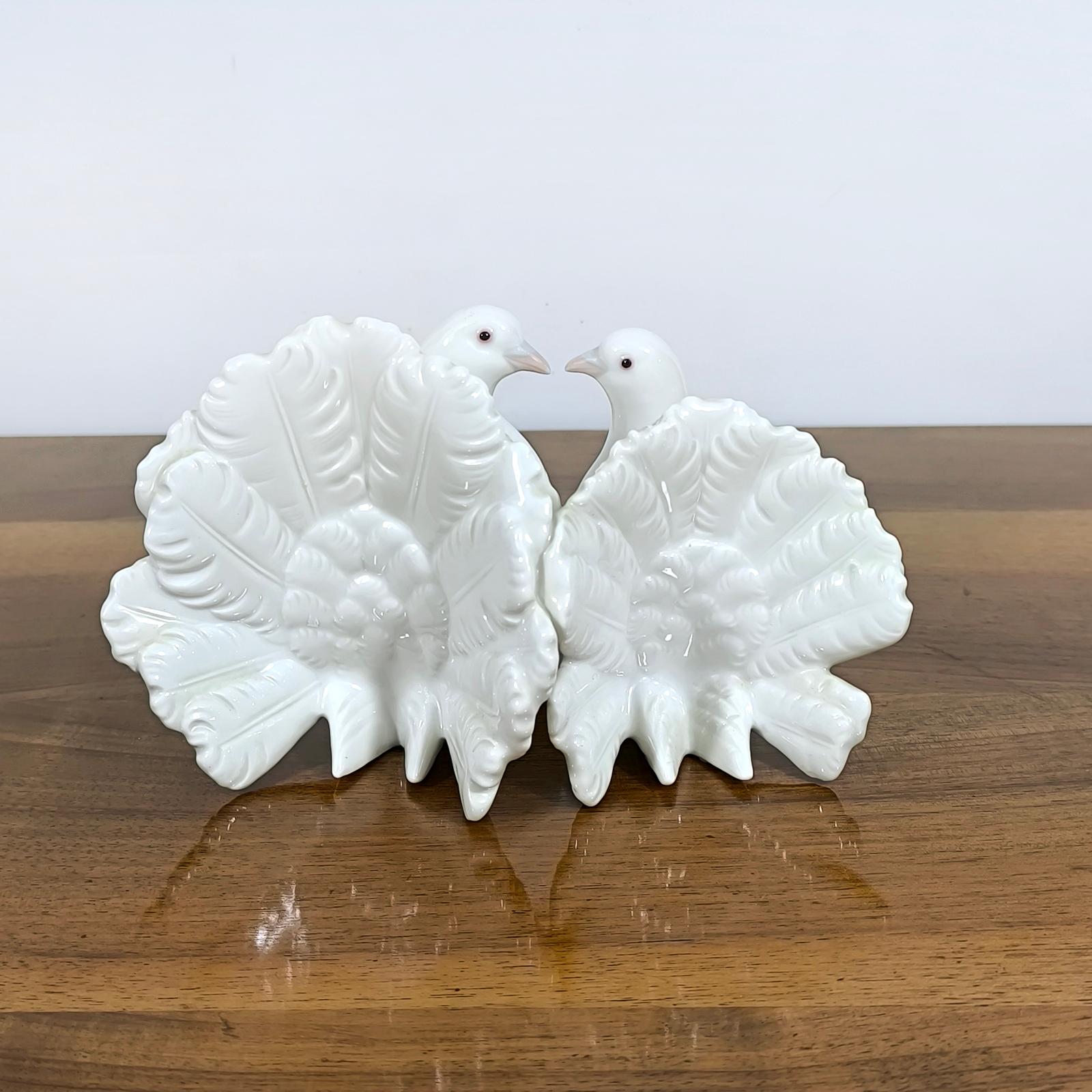 Late 20th Century Lladro Porcelain 'Couple of Doves' Birds Sculpture by Antonio Ballester For Sale