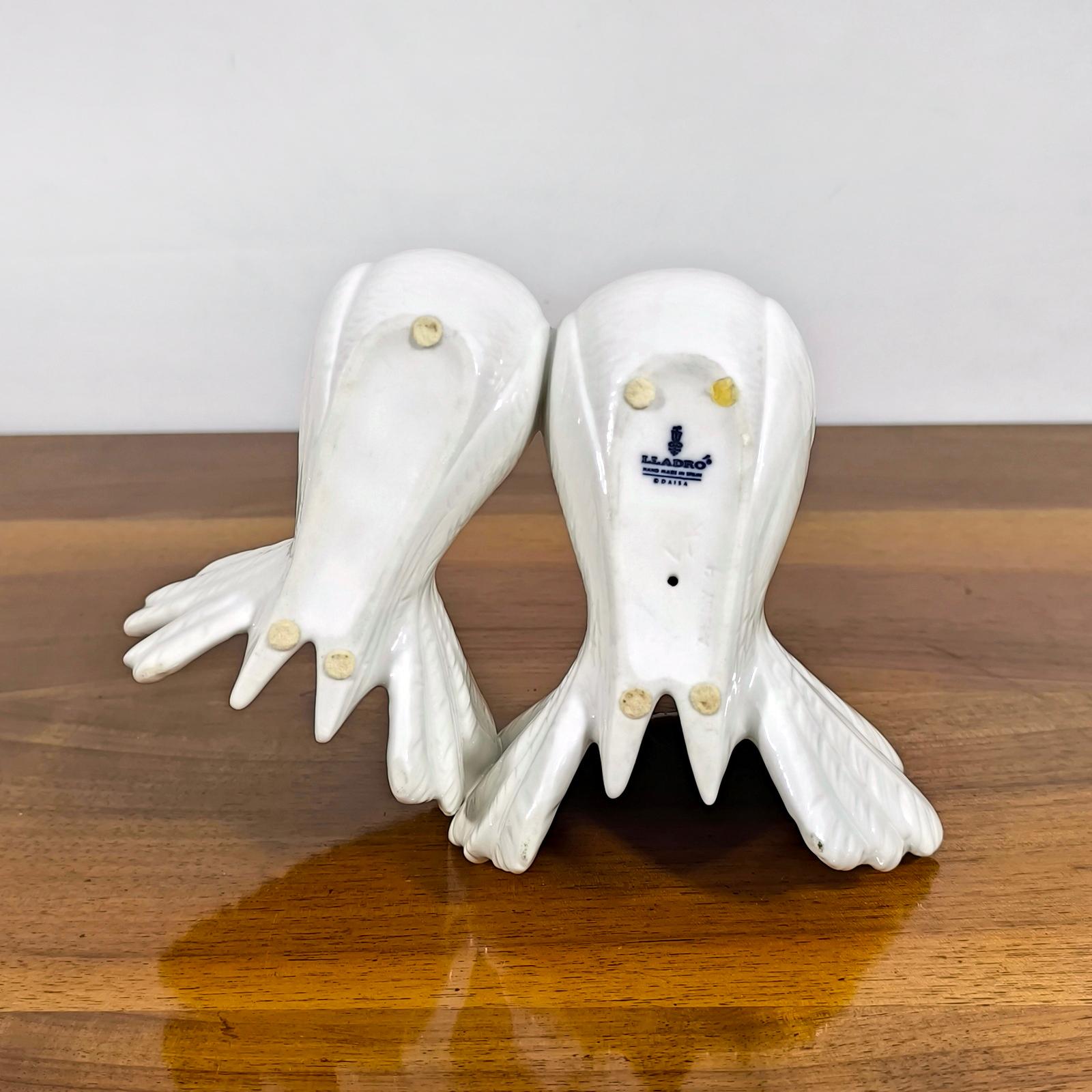 Lladro Porcelain 'Couple of Doves' Birds Sculpture by Antonio Ballester For Sale 2