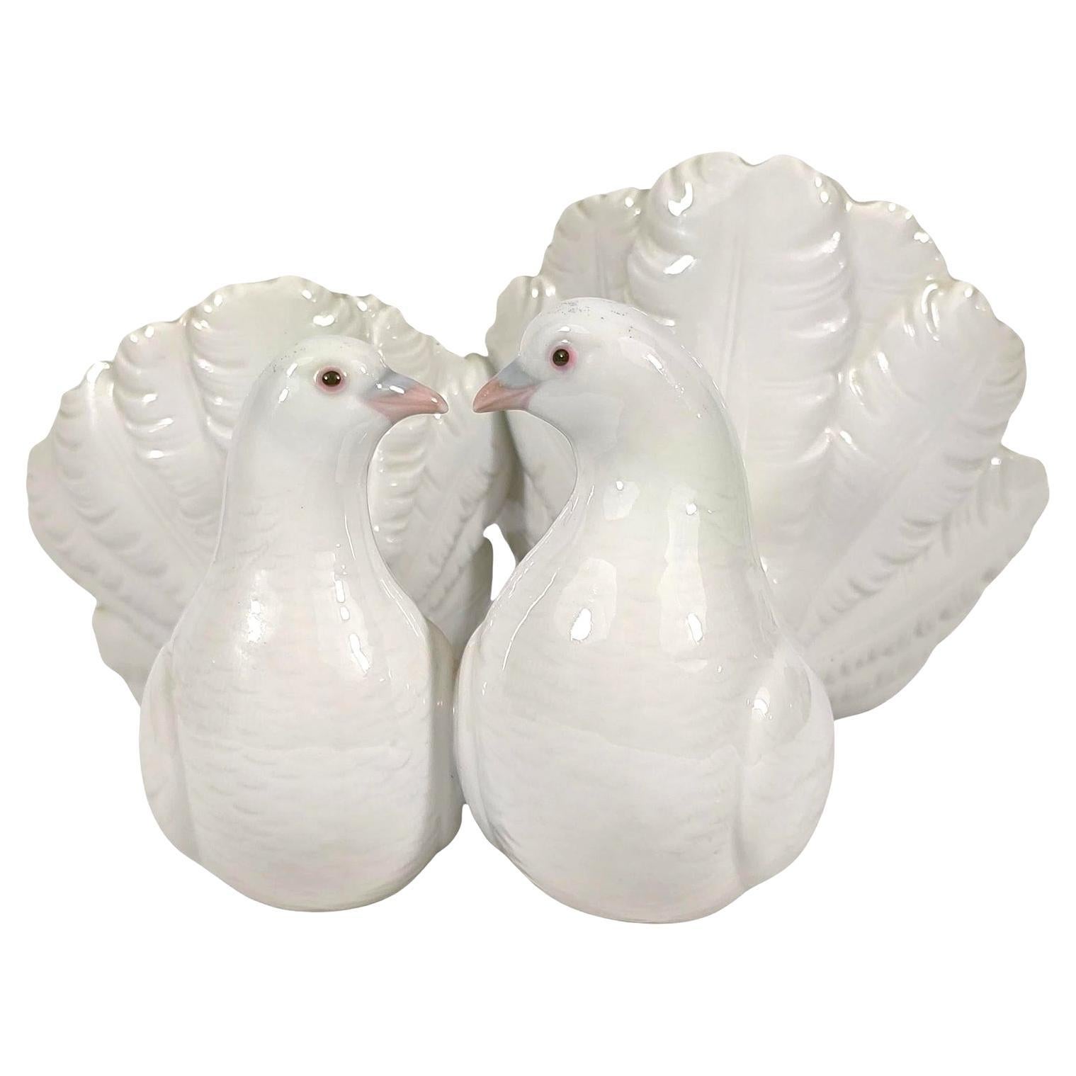 Lladro Porcelain 'Couple of Doves' Birds Sculpture by Antonio Ballester For Sale