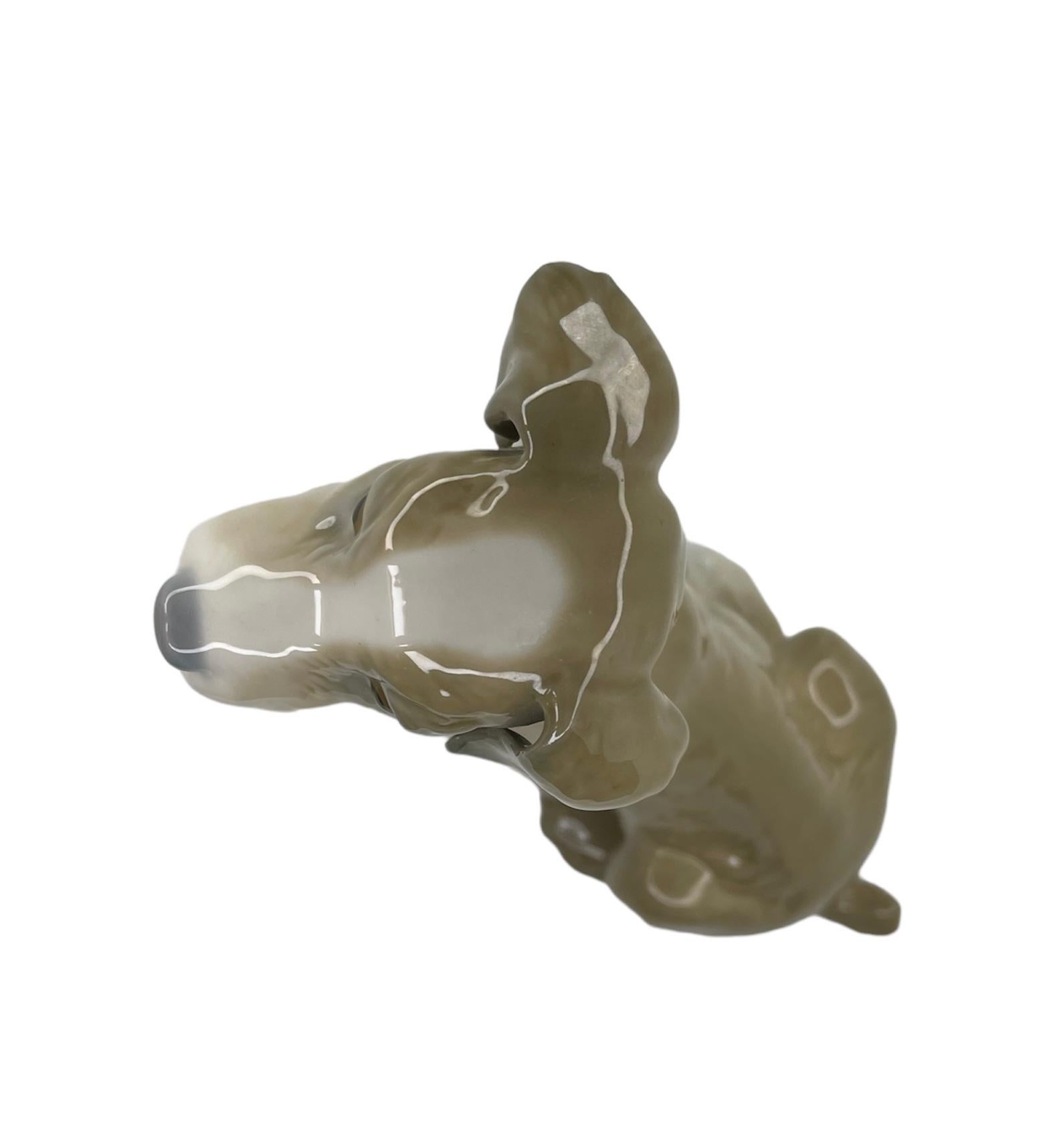 Figurine en porcelaine de Lladro représentant un chien Setter en vente 1