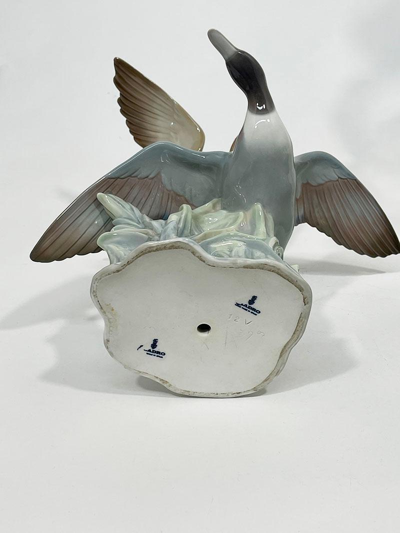 Spanish Lladró porcelain figurine of flying ducks, 1970s For Sale