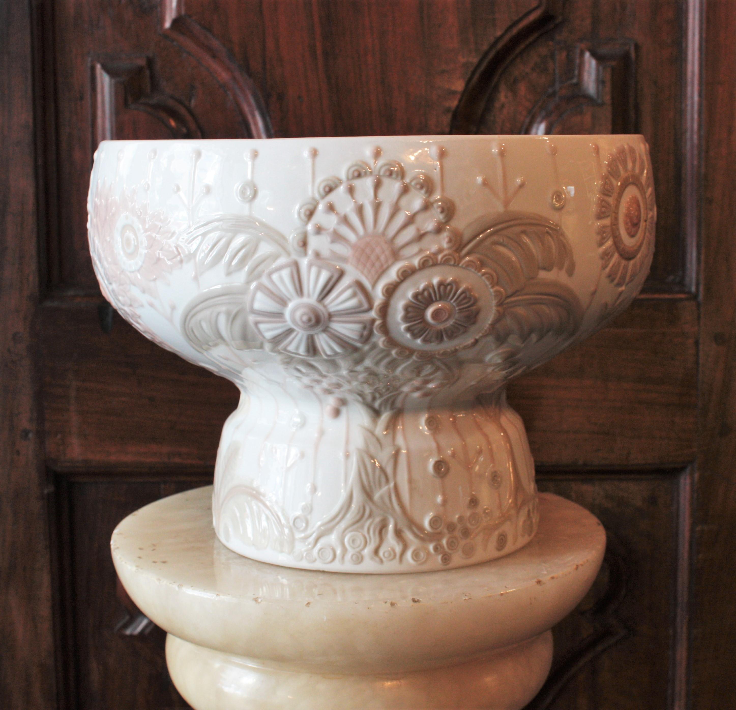 Spanish Lladro Porcelain Floral Large Centerpiece Vase For Sale 6
