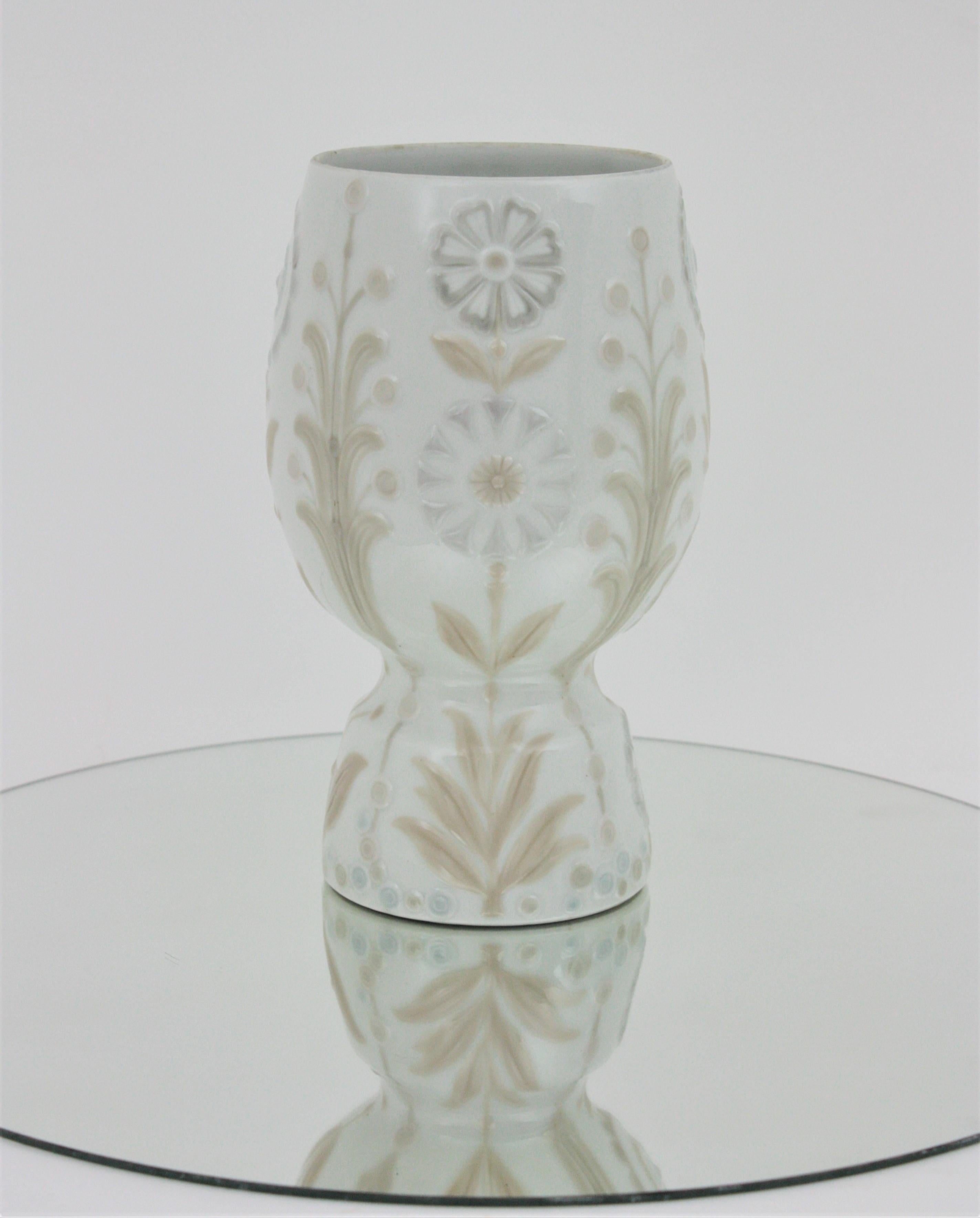Lladro Porcelain Floral Vase, 1970s 1