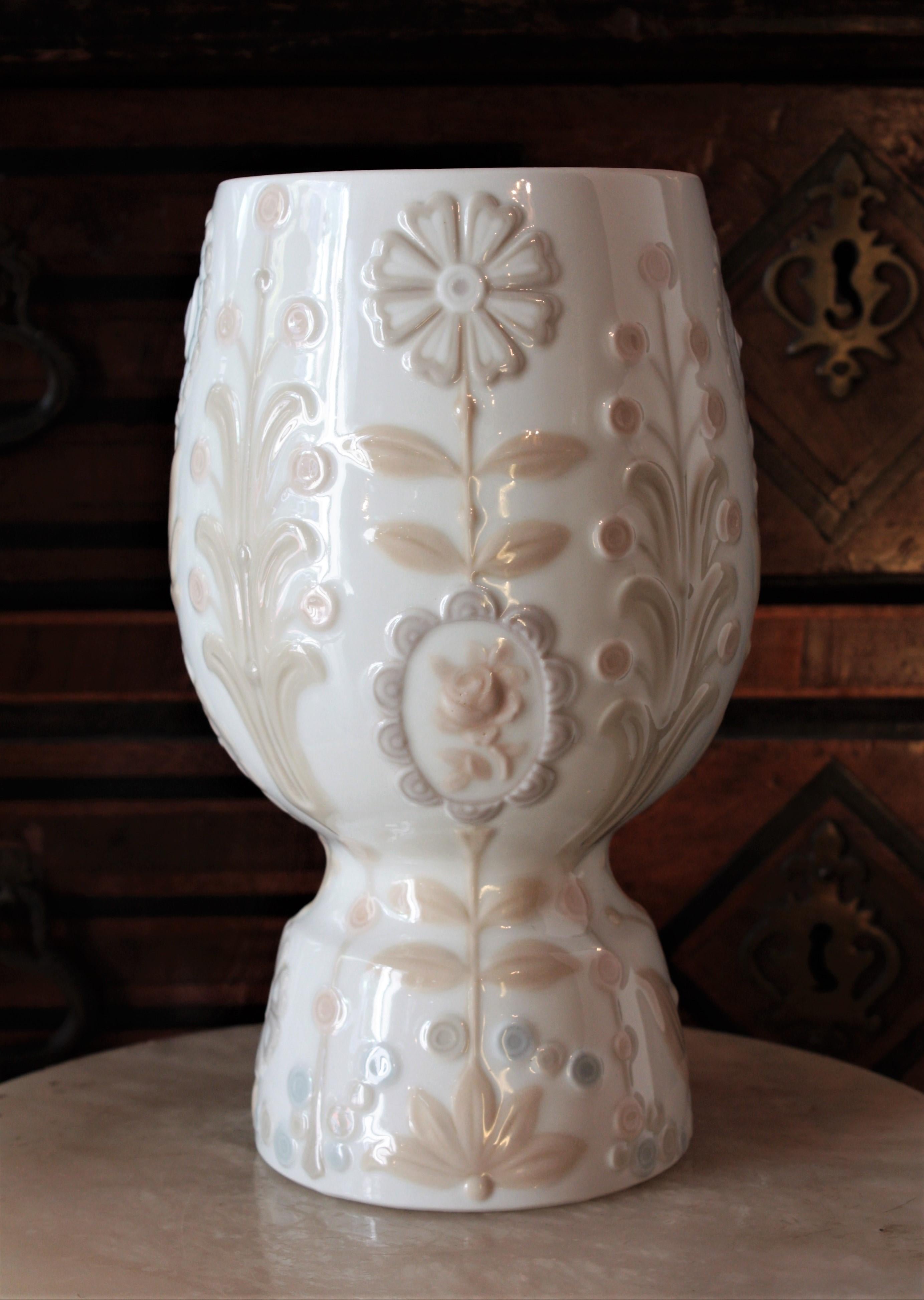 Lladro Porcelain Floral Vase, 1970s at 1stDibs
