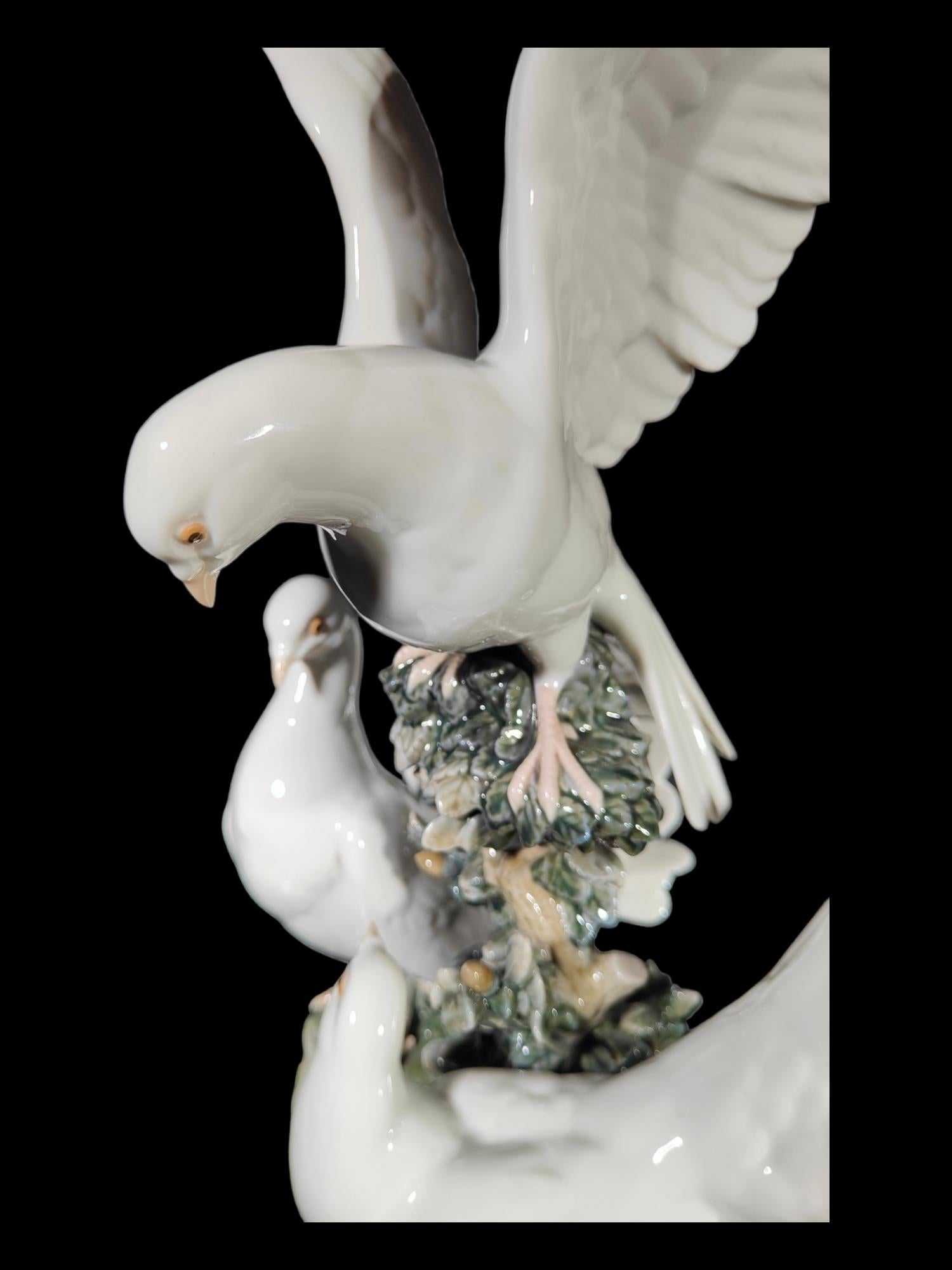 Lladro Porcelain Sculpture with Doves For Sale 3
