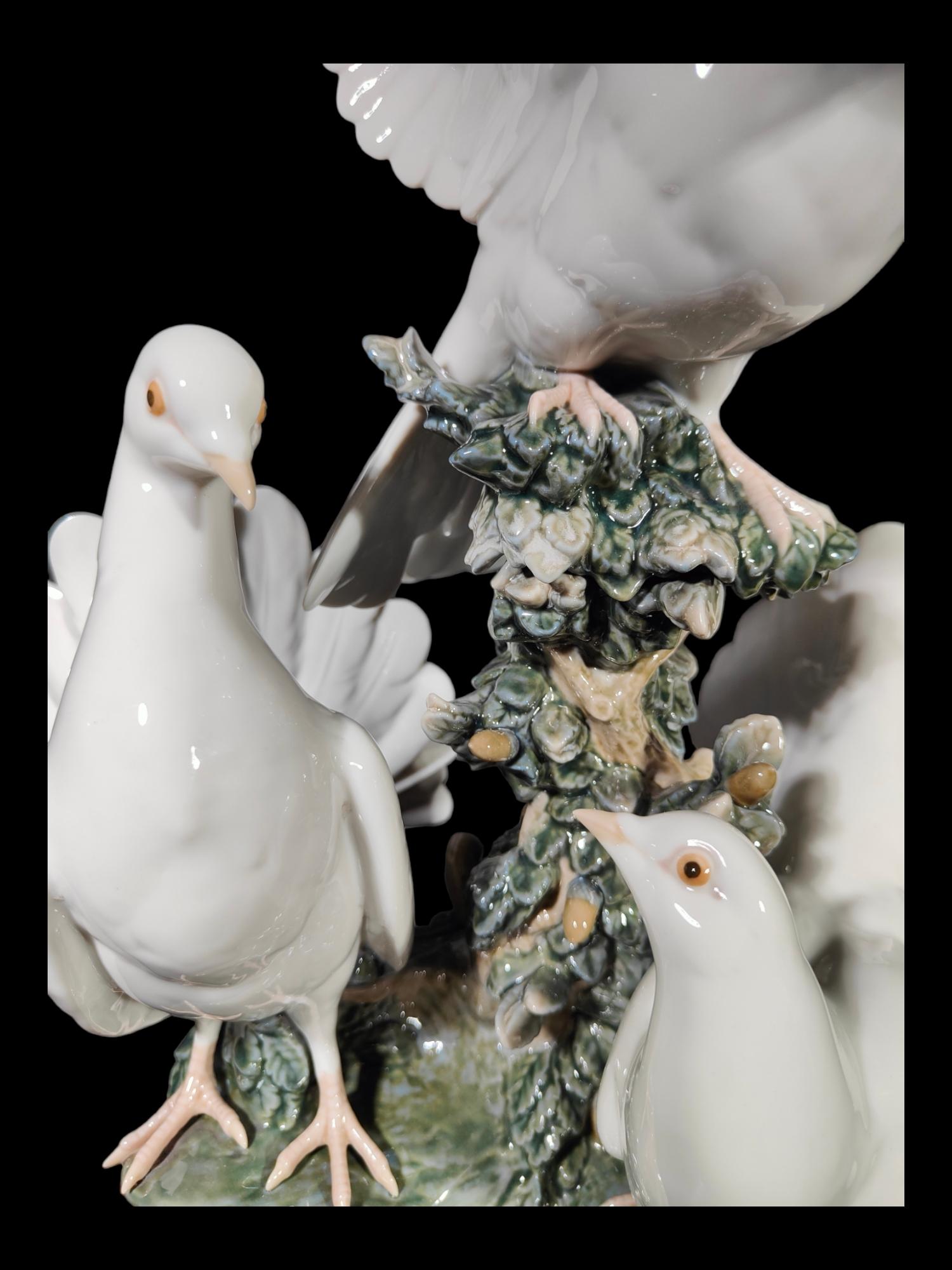 Lladro Porcelain Sculpture with Doves For Sale 6