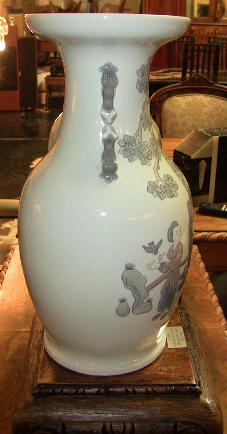 Mid-Century Modern Paire rare de vases mandarins en porcelaine de Lladro en vente