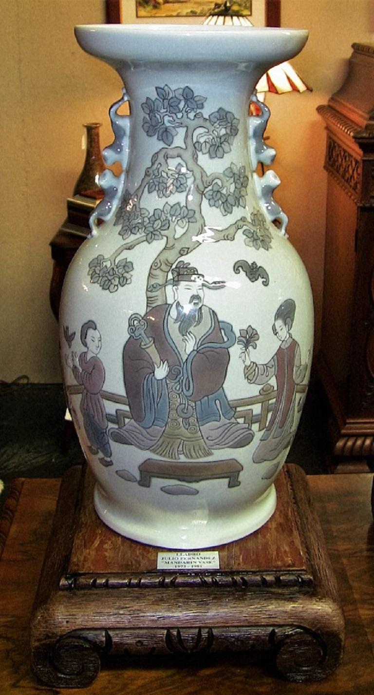 Mid-Century Modern Rare Pair of Lladro Porcelain Mandarin Vases For Sale