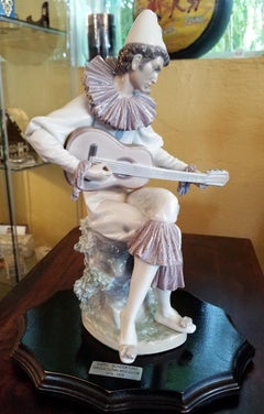 Lladro Retired Serious Clown with Guitar by Salvador Furio