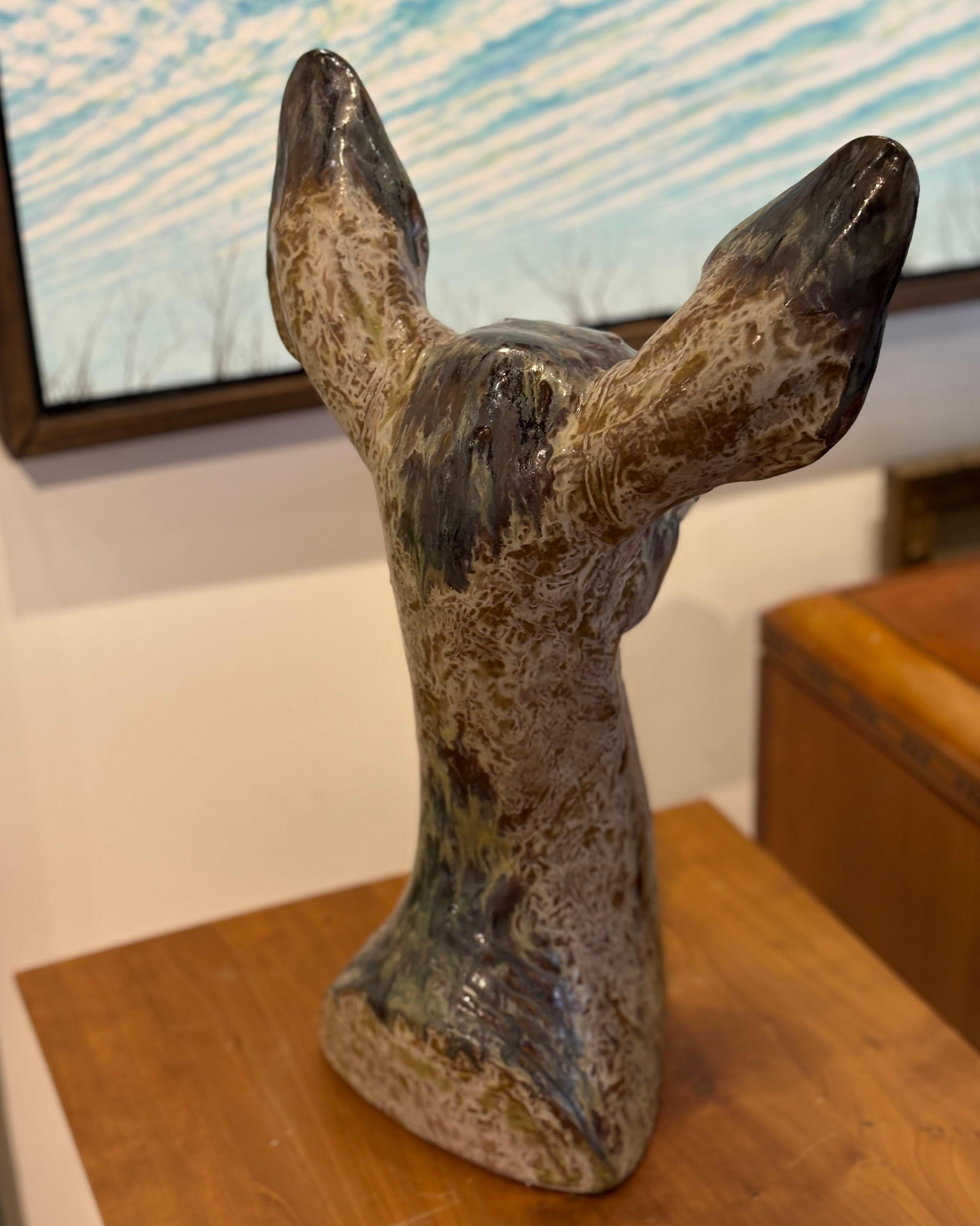 “Busto Gacela” by Juan Huerta – Spanish Mid-Century Elegance
Busto Gacela is a striking 17-inch-tall sculpture titled Busto Gacela, created by acclaimed Spanish sculptor Juan Huerta. First issued in 1971 and retired in 1985, this captivating piece