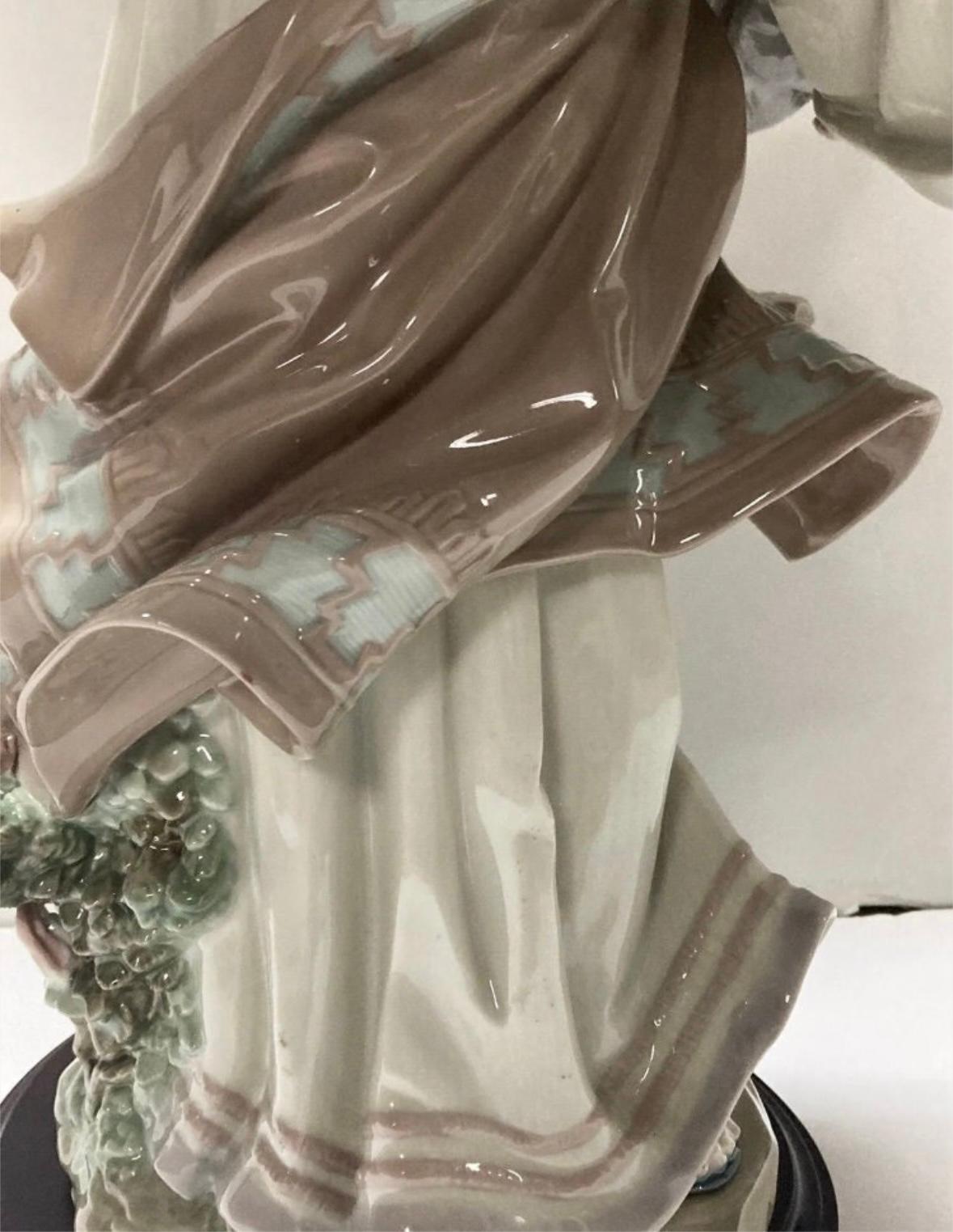 “Lladro Porcelain Figurine MOSES #1811” For Sale 7