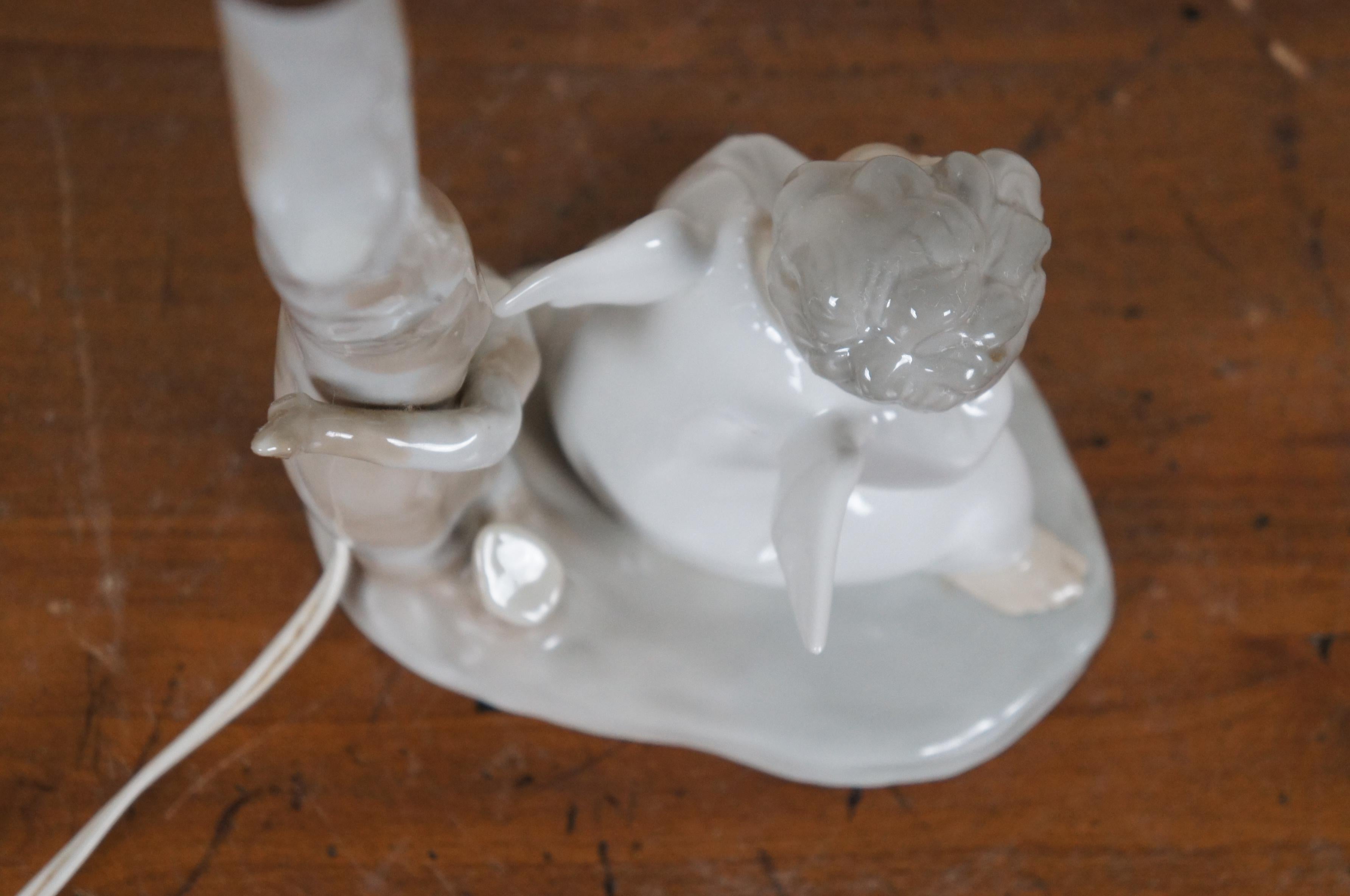 Lladro Angelo pensante seduto Lampada da tavolo in porcellana Fulgencio Garcia 12