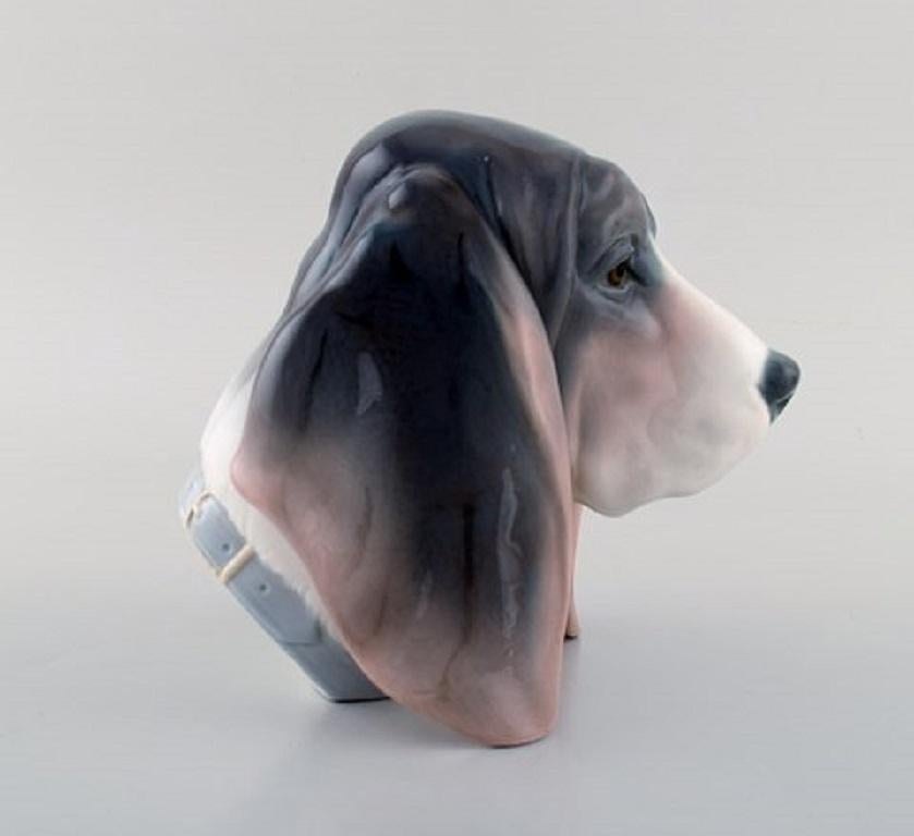 basset hound figure