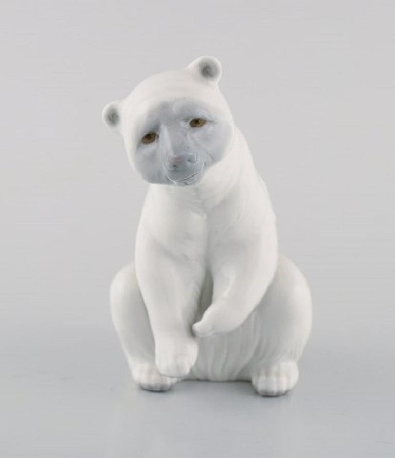 lladro polar bear figurine
