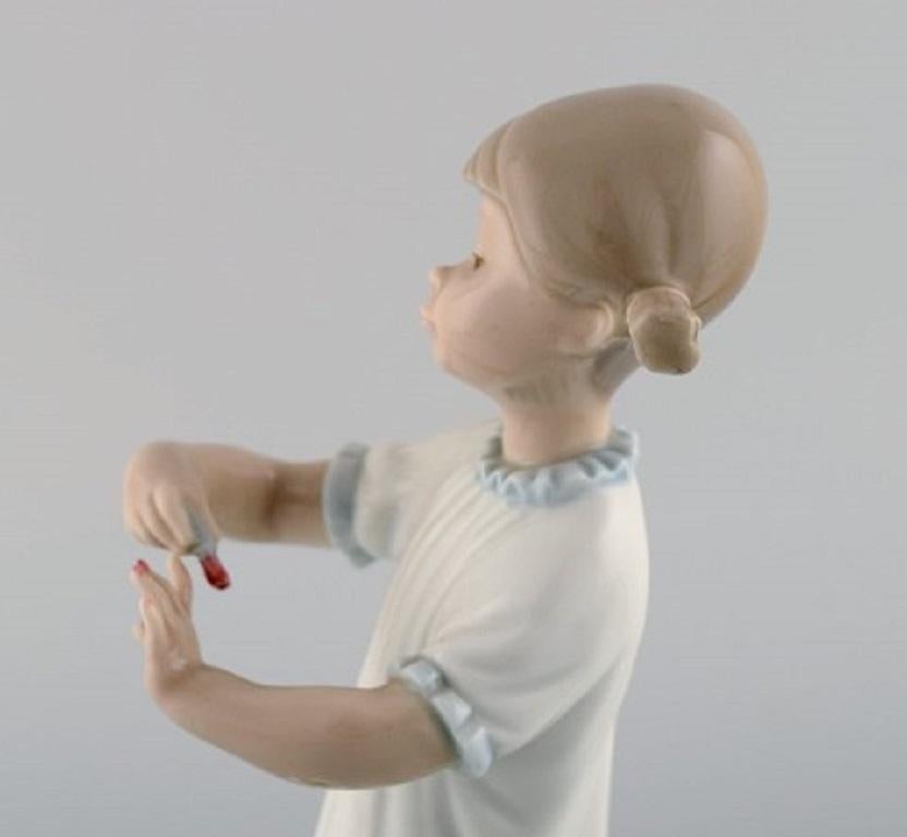 Espagnol Cinq figurines d'enfants en porcelaine de Lladro, Espagne, années 1970-1980 en vente