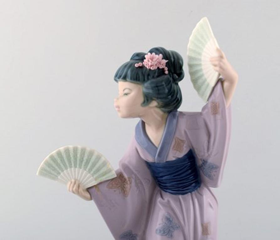lladro geisha girl with fan
