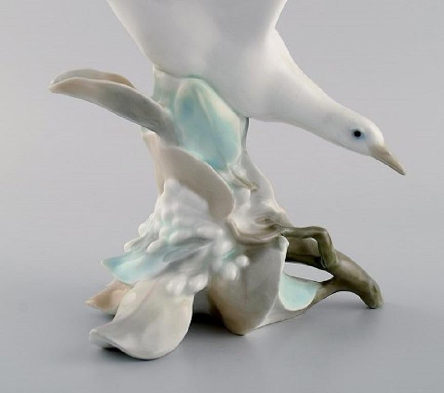 Lladro, Spain, Large Porcelain Figure, Bird, 1980s In Excellent Condition In Copenhagen, DK
