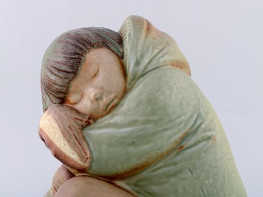 Lladro, Spain. Large sculpture in glazed ceramics. Eskimo girl, 1980s.
Measures: 26 x 21 cm.
In very good condition.
Stamped.