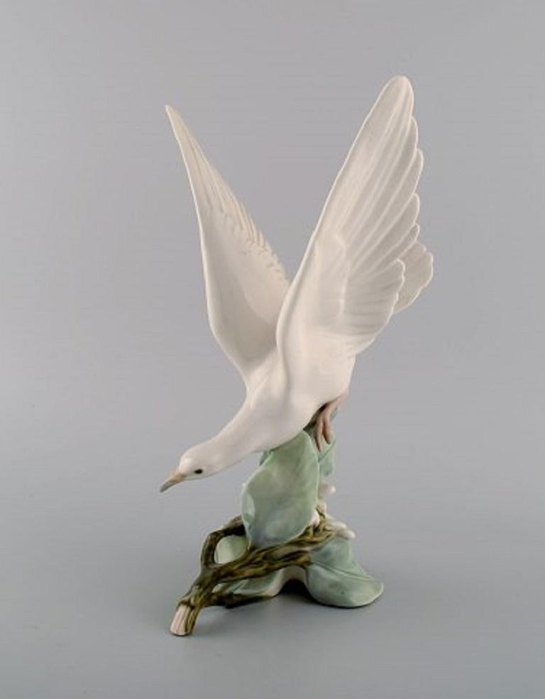 Lladro, Spain, Three Porcelain Figurines, Birds, 1970s-1980s In Excellent Condition In Copenhagen, DK