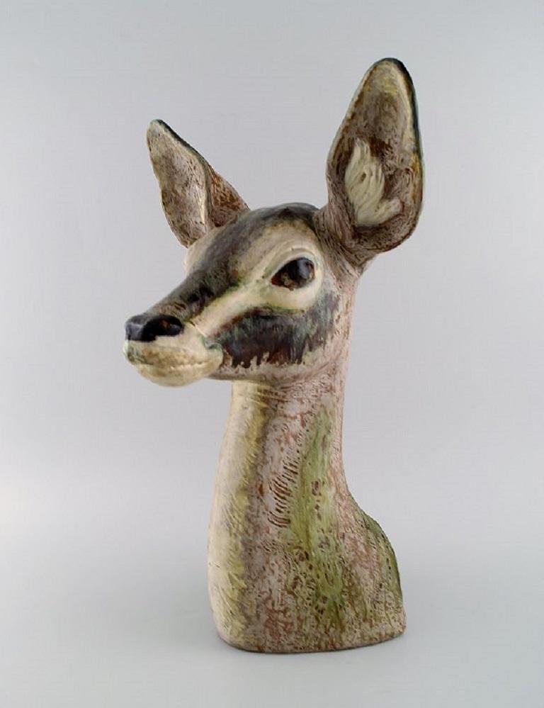 Lladro, Spain. Very large sculpture in glazed ceramic. Deer. 
1970s / 80s.
Measures: 45 x 29 cm.
In excellent condition.
Stamped.