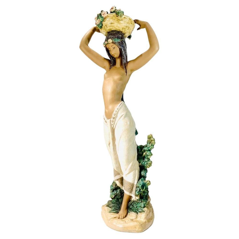 Large LLADRO spanish circa 1970 porcelain "Tahitian". For Sale