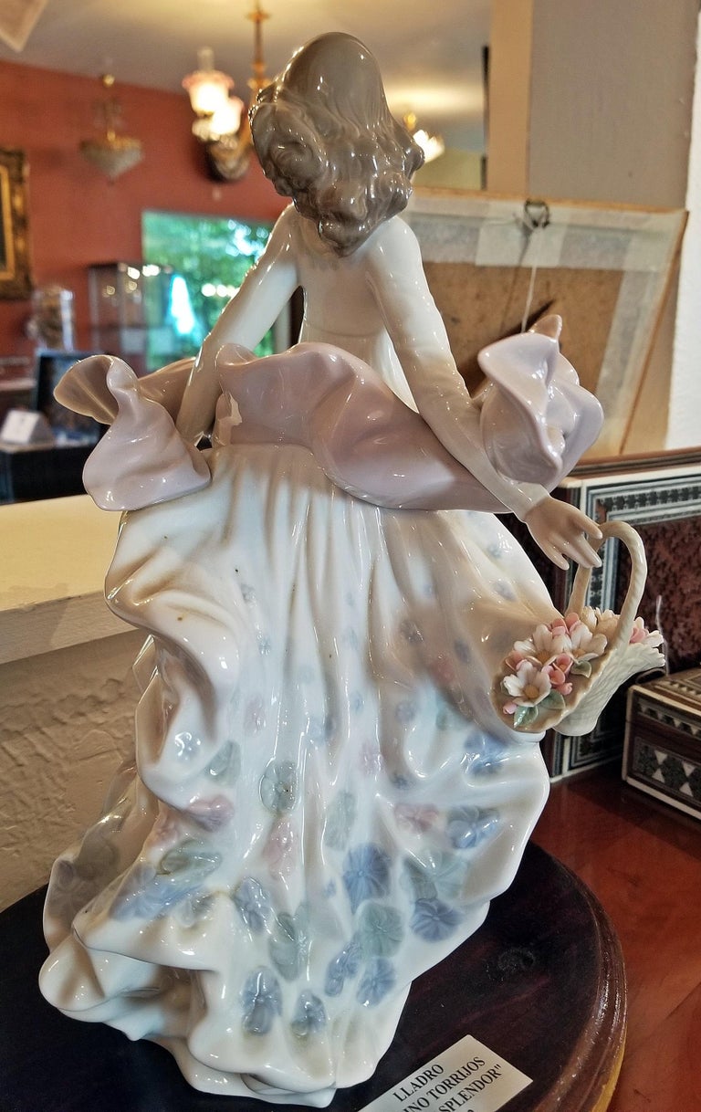 Lladro Spanish Porcelain Figurine of Spring Splendor 'Retired' at