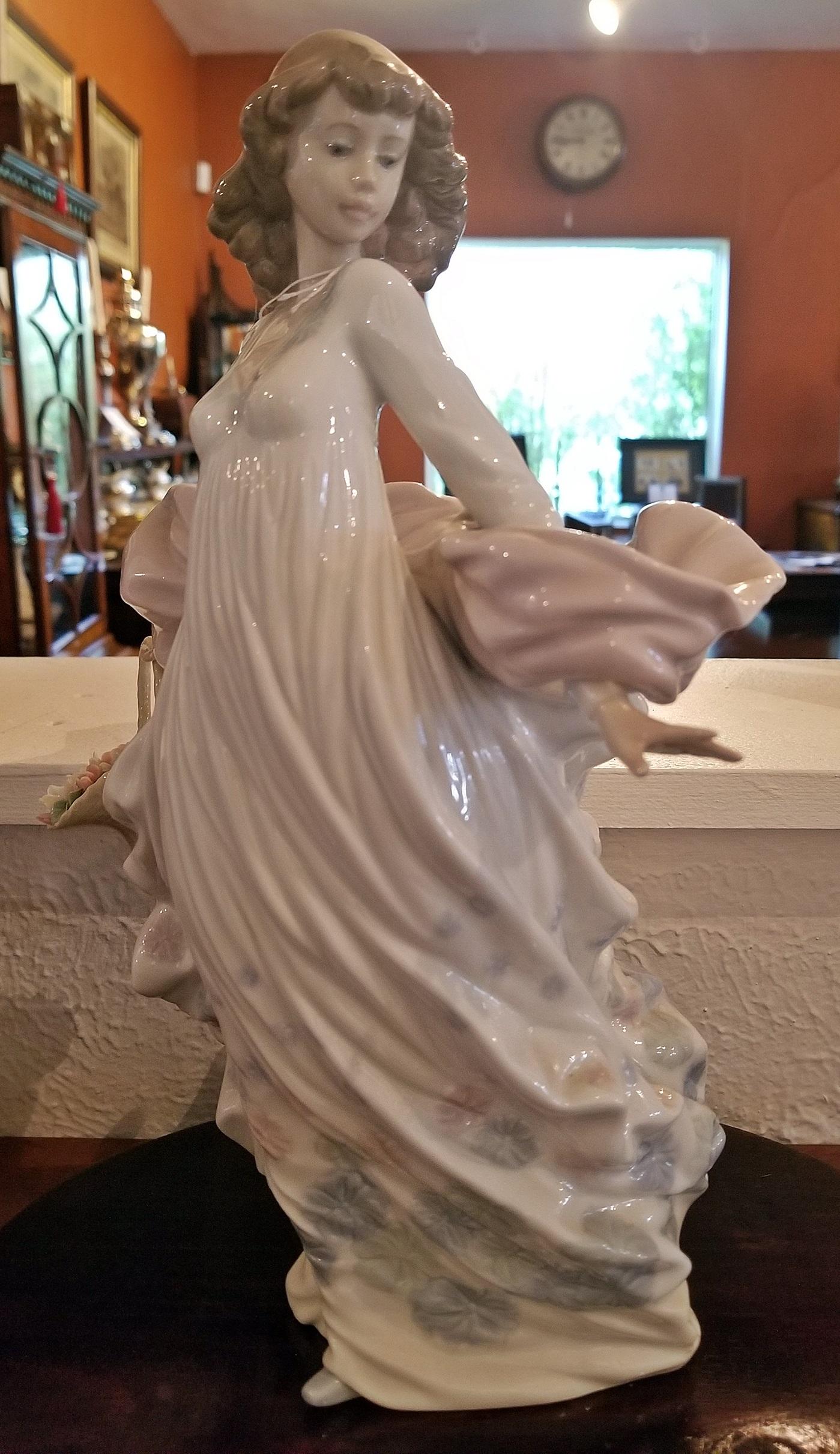 Lladro Spanish Porcelain Figurine of Spring Splendor 'Retired' 5