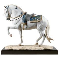 Sculpture Lladró en forme de cheval de pure race espagnole par Ernest Massuet. Édition limitée.