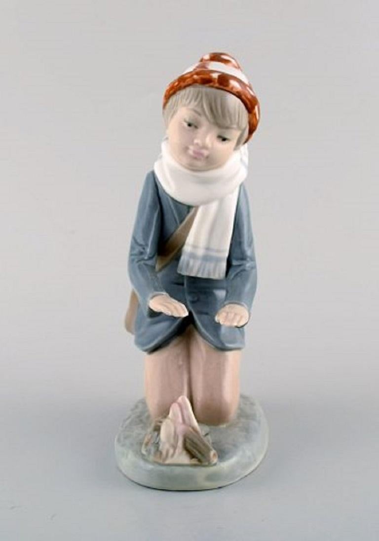 Lladro, Tengra and Zaphir, Spain. Four porcelain figurines of children, 1980s-1990s.
Largest measures: 21 x 11 cm.
In very good condition.
Stamped.