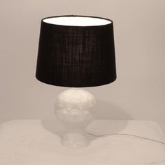 Mesa de porcelana blanca Lladró, española de mediados de siglo XX, forma negra
