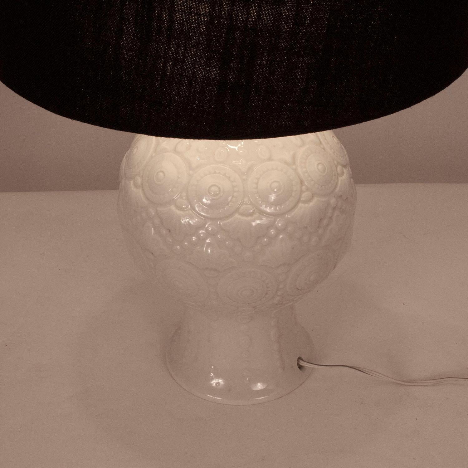 Lladró White Porcelain Table, Spanish 1970s Mid-Century Modern, Black Shape 3