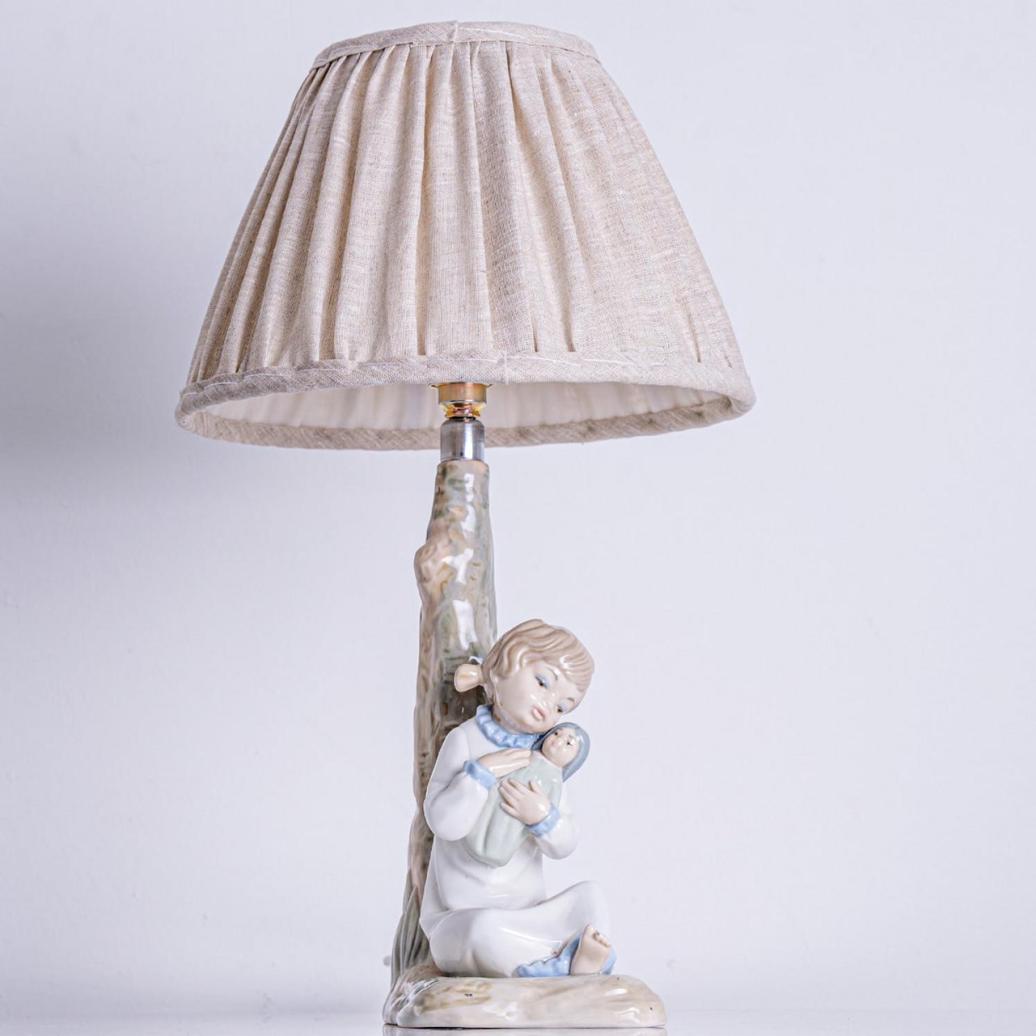 Lladro Zaphir Porcelain Lamp Girl with Doll, Spain 1970s For Sale 7